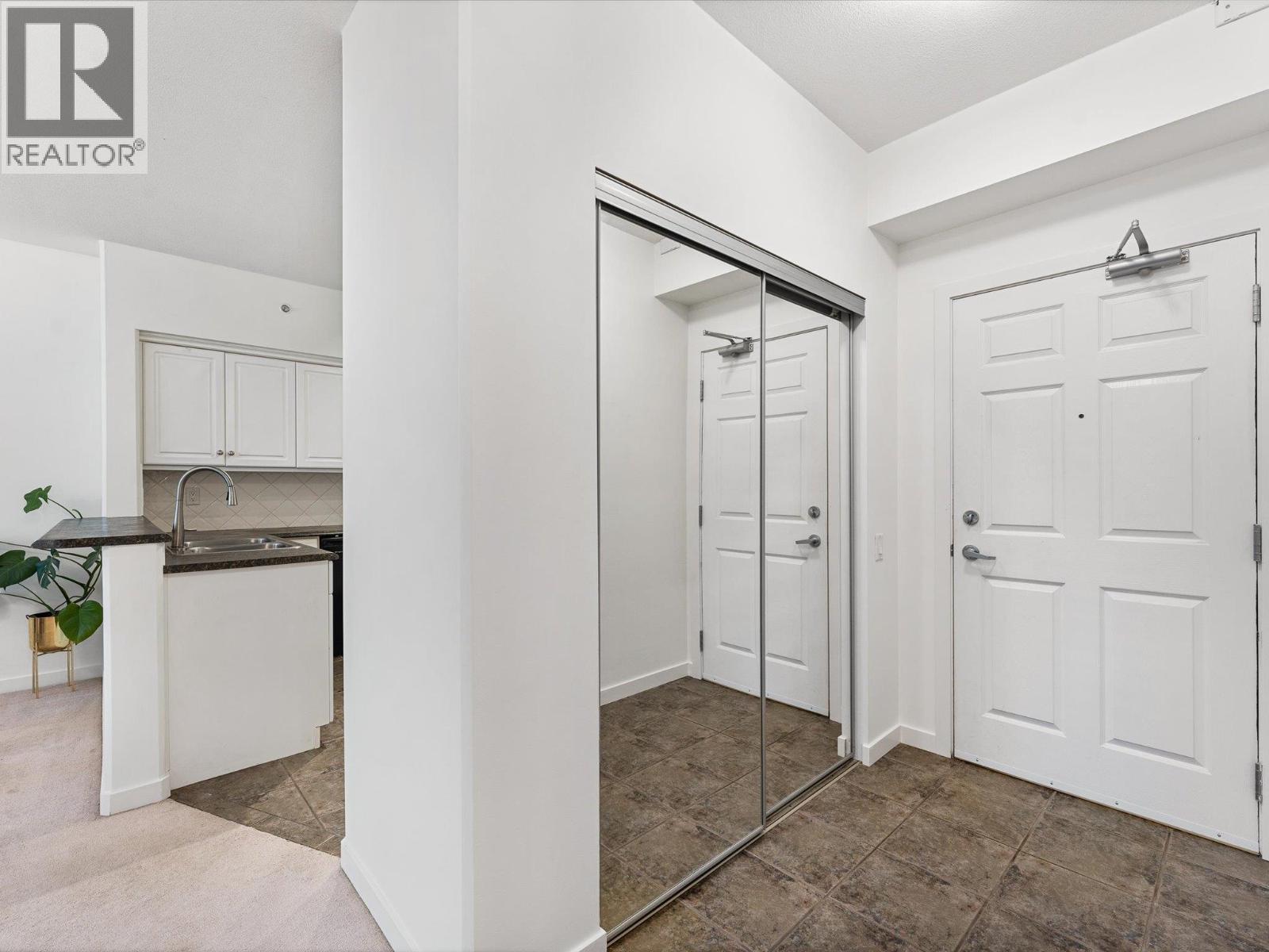 404 688 Lequime Road, Kelowna