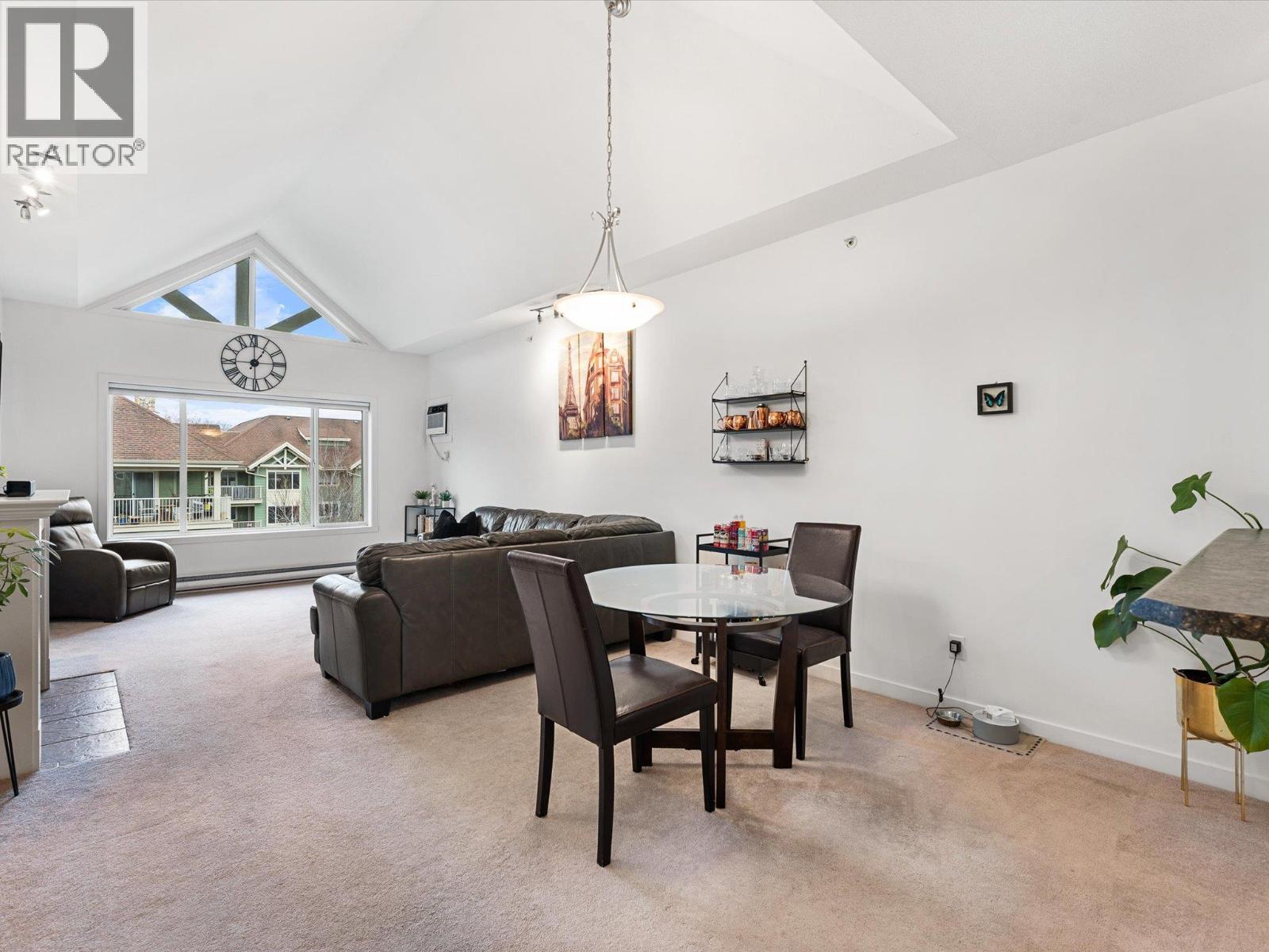 404 688 Lequime Road, Kelowna