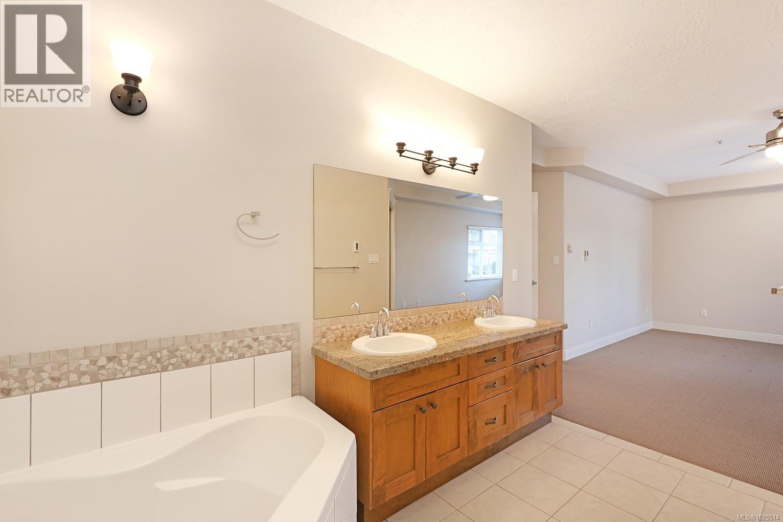 117 3666 Royal Vista Way, Courtenay