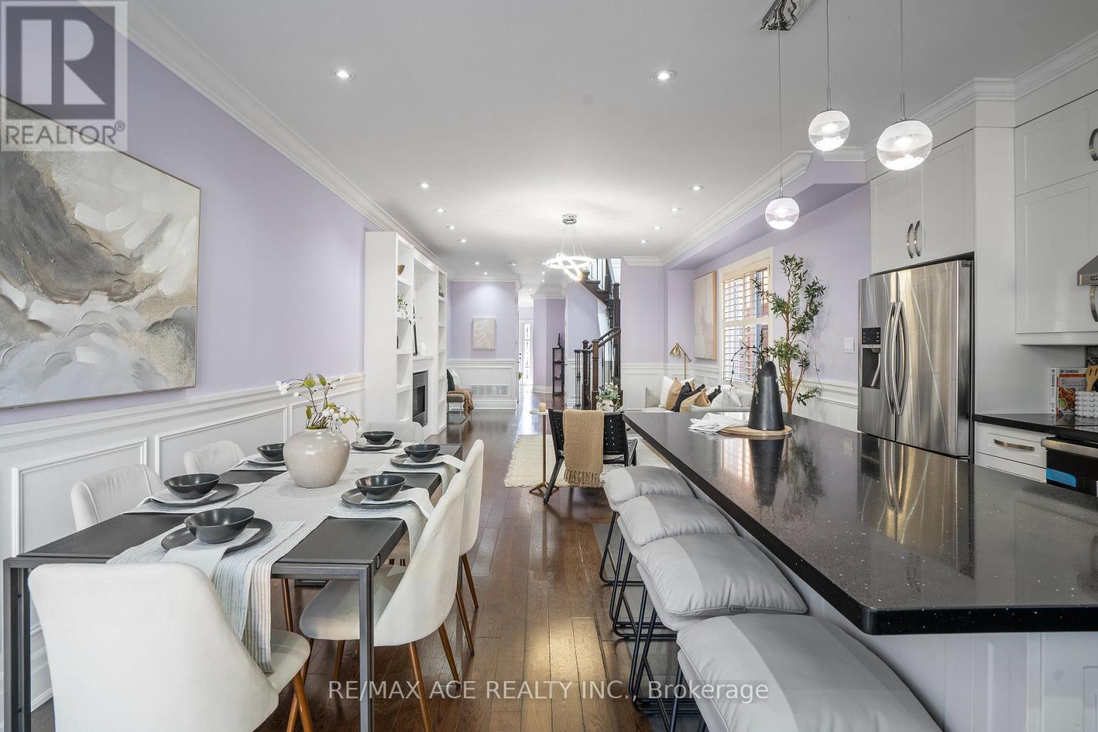 Single Family House for Sale in  AUGUST AVENUE Toronto (Oakridge) 