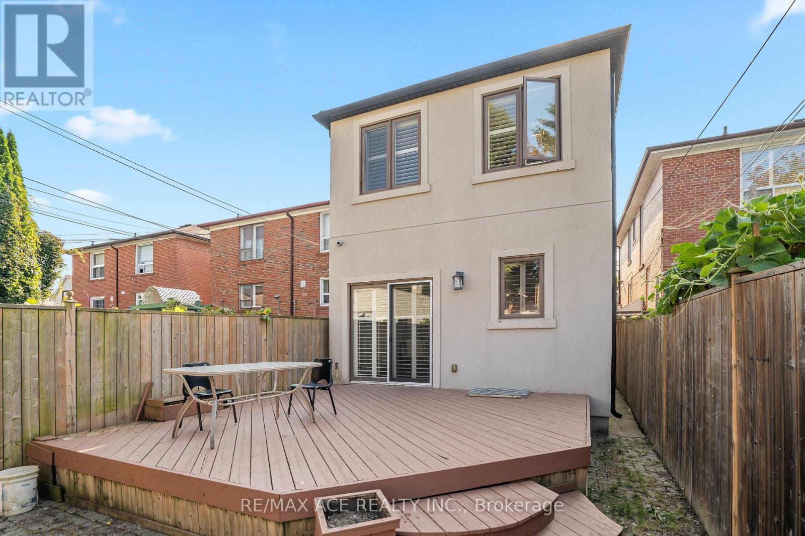 Single Family House for Sale in  AUGUST AVENUE Toronto (Oakridge) 