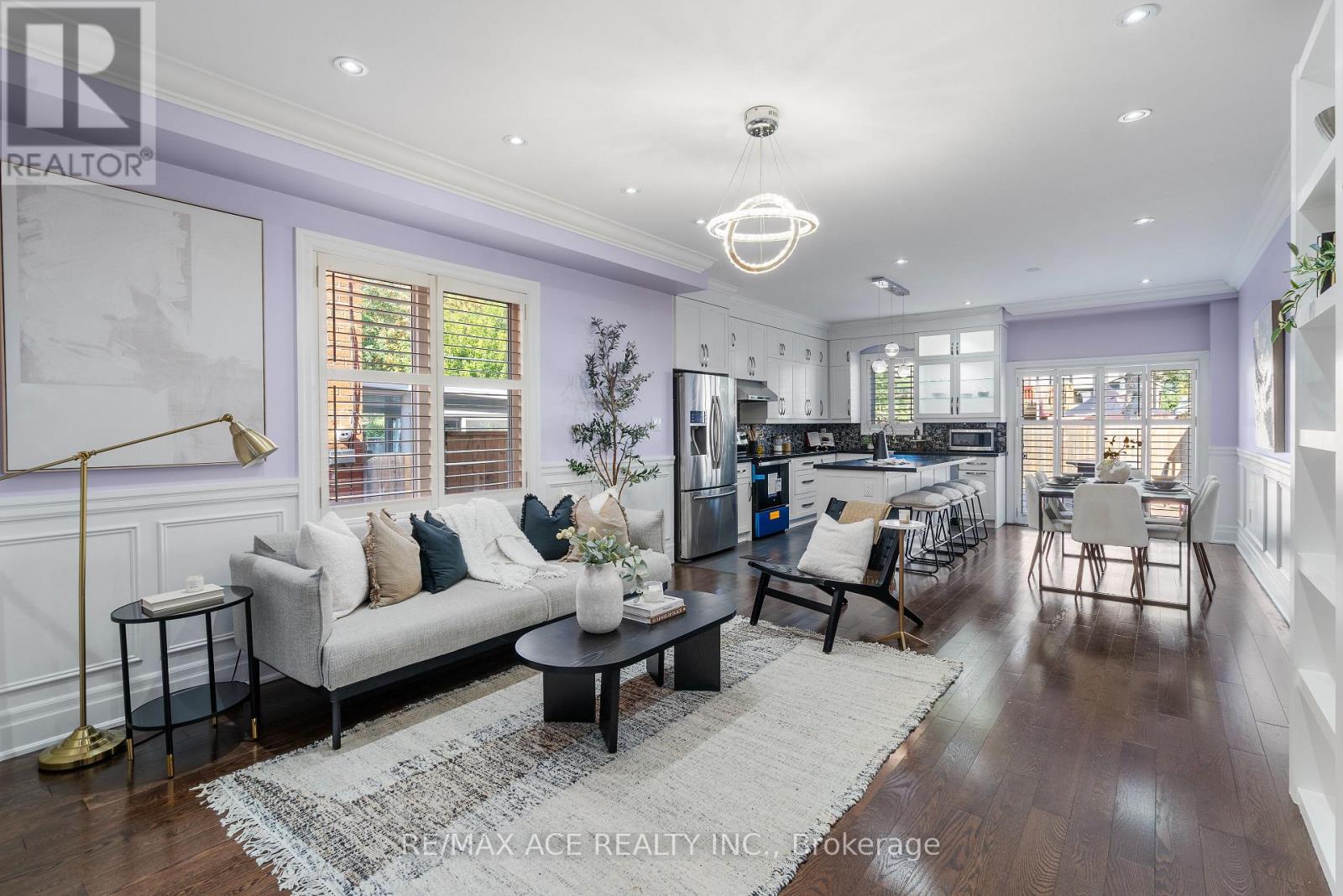 Single Family House for Sale in  AUGUST AVENUE Toronto (Oakridge) 