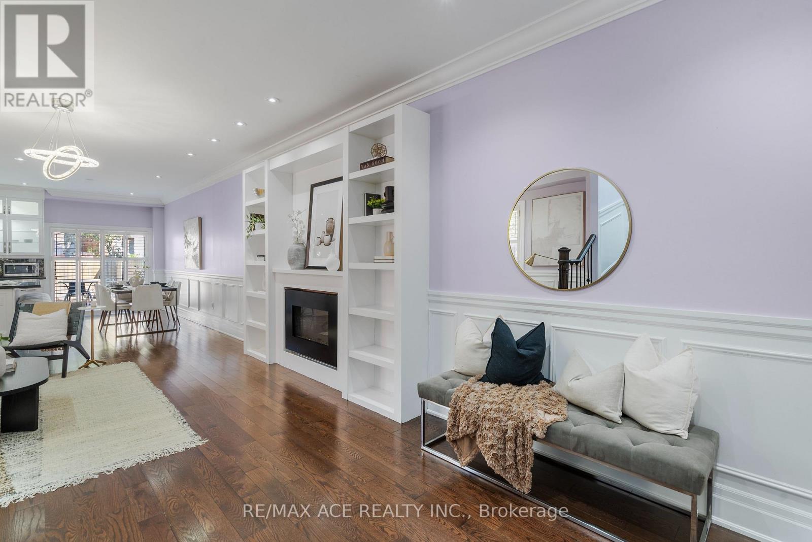 Single Family House for Sale in  AUGUST AVENUE Toronto (Oakridge) 