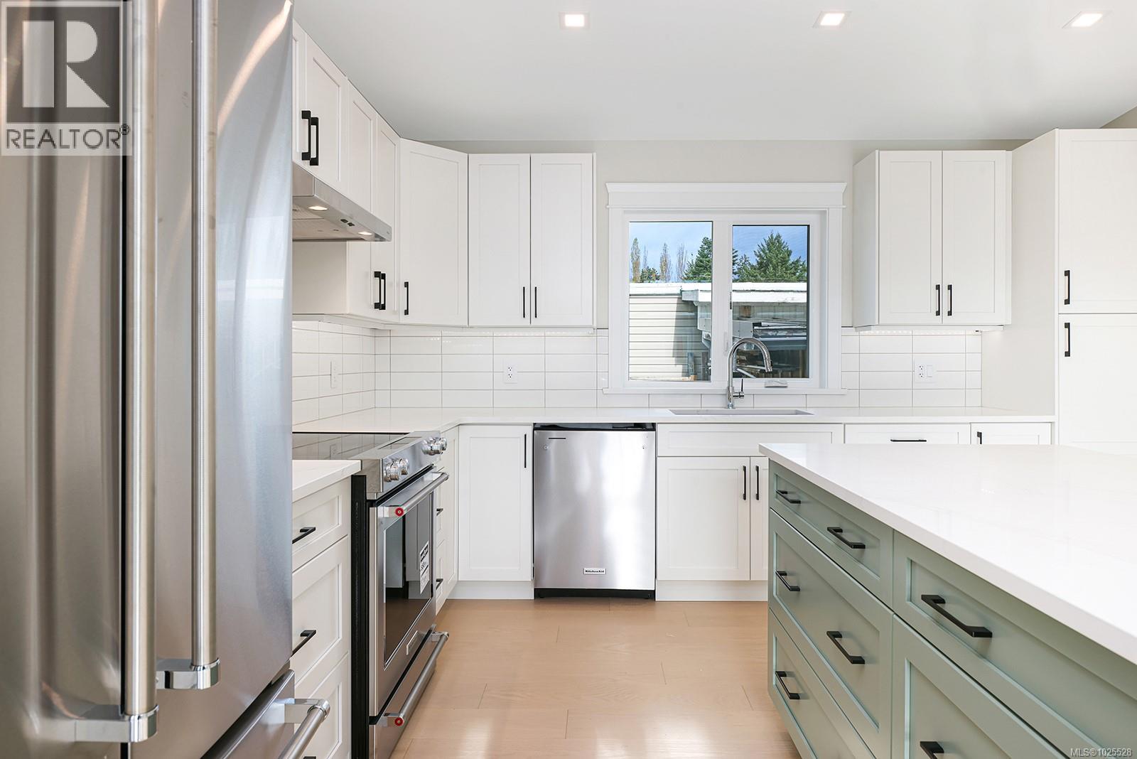 #16 1240 WILKINSON RD - 9