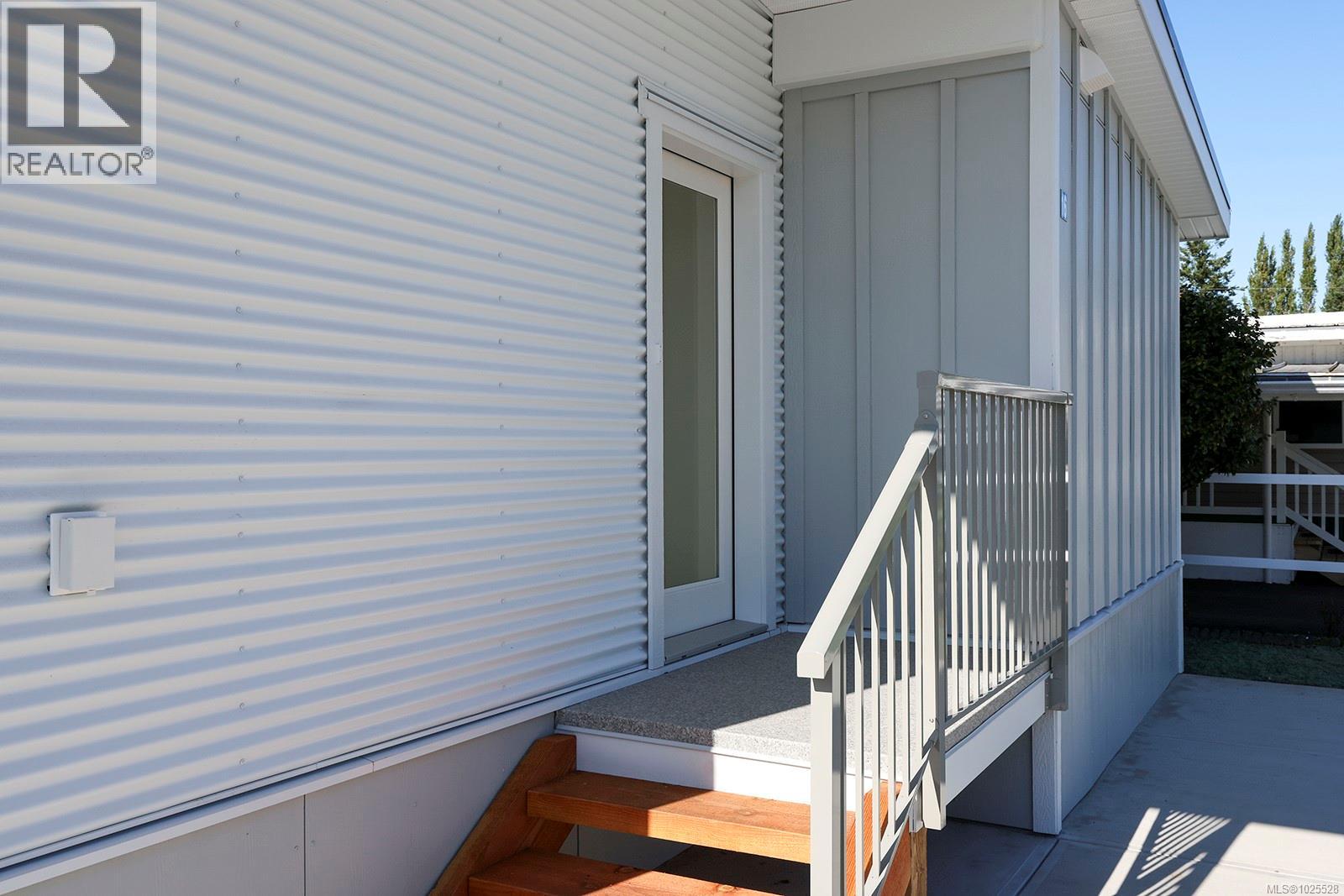 #16 1240 WILKINSON RD - Image 3