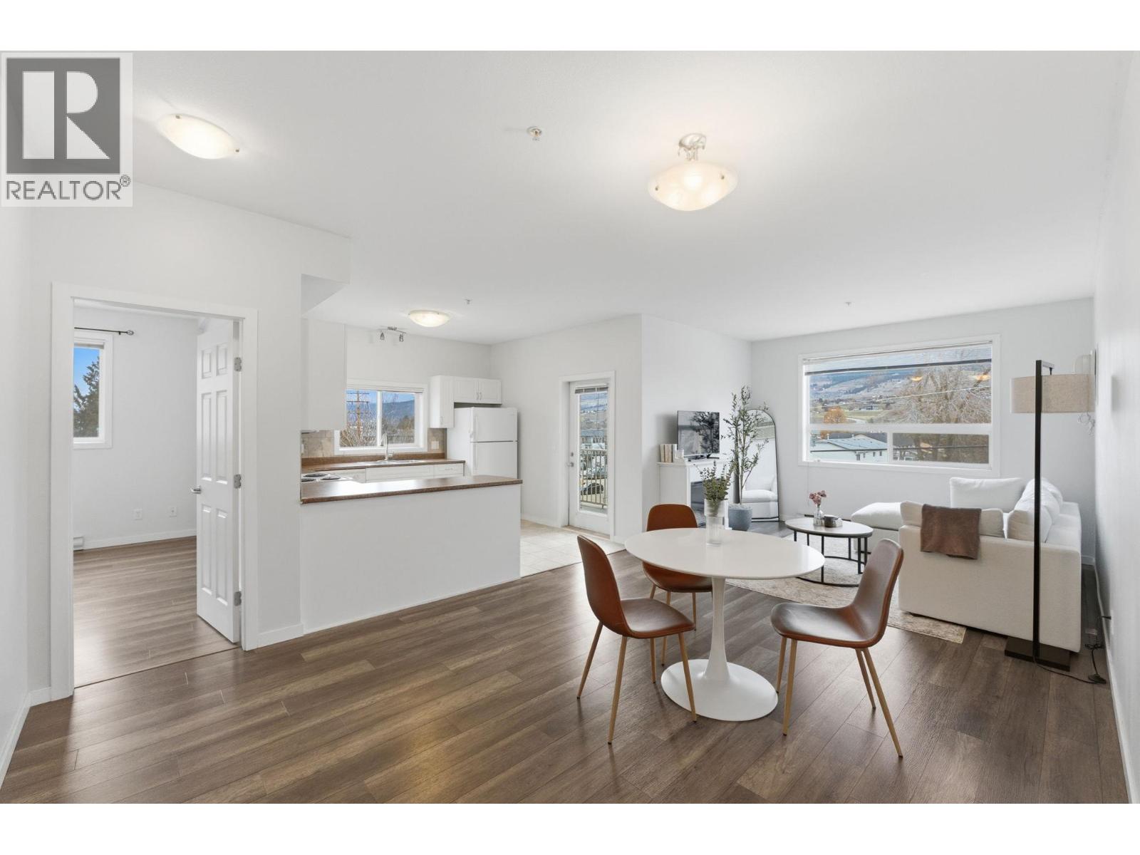 313 778 Rutland Road North, Kelowna