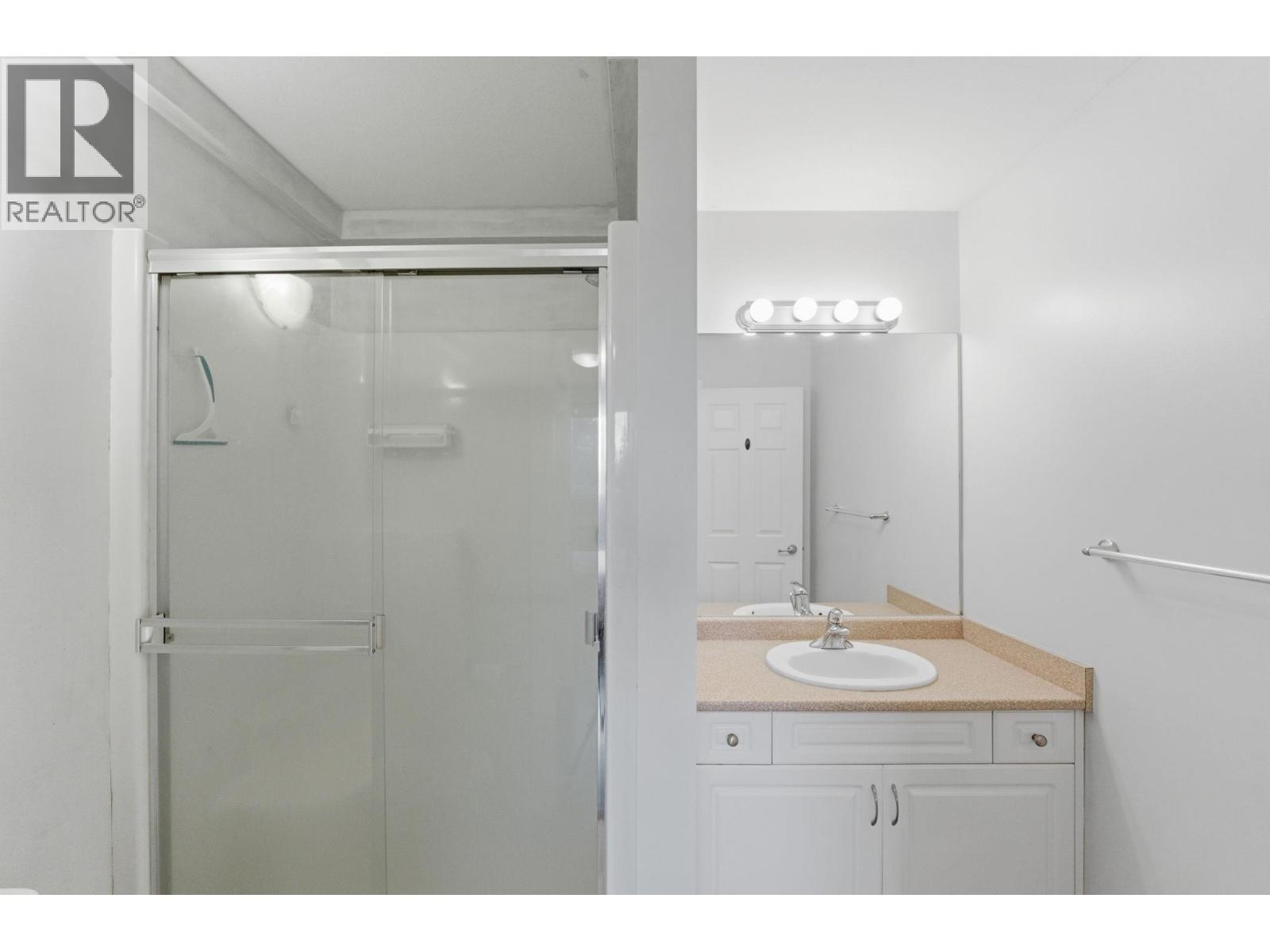 313 778 Rutland Road North, Kelowna