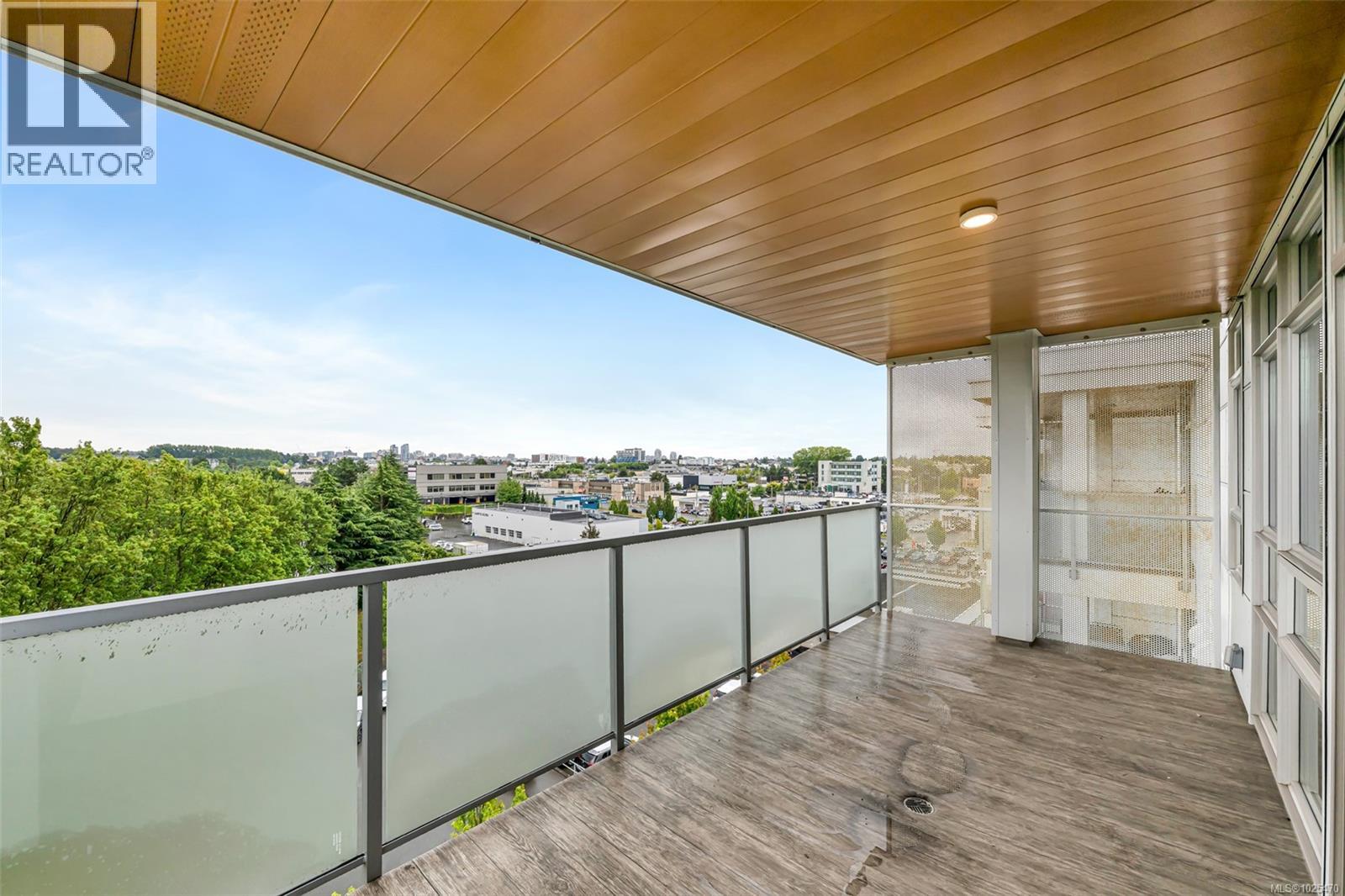 603 881 Short Street, Saanich