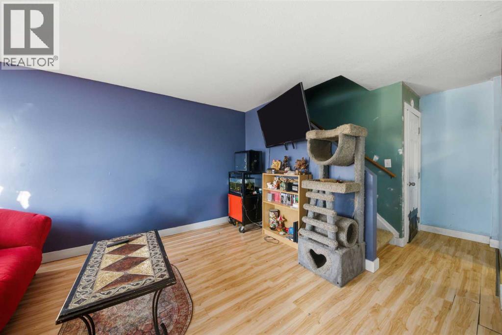 Single Family House for Sale in  Doverdale Mews SE Dover Calgary 