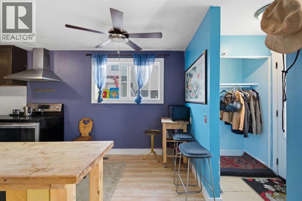 Single Family House for Sale in  Doverdale Mews SE Dover Calgary 