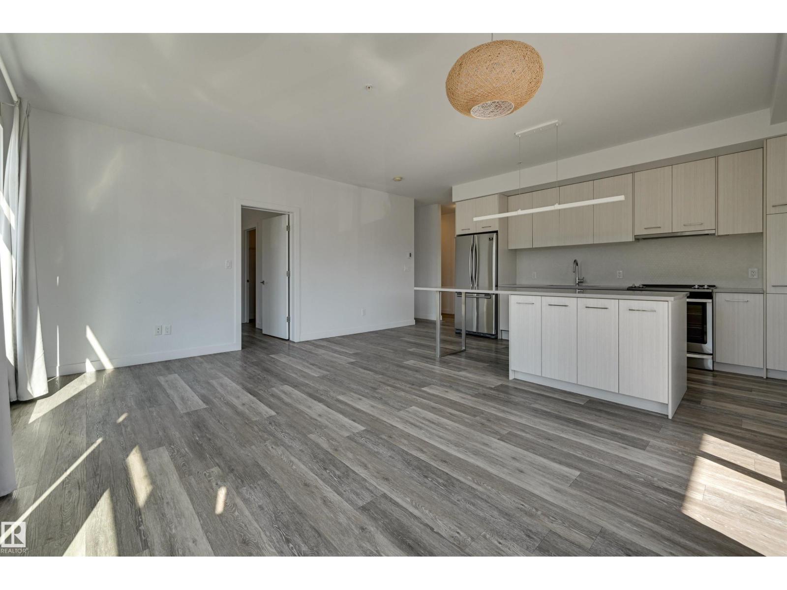 #206 10837 83 AV NW - 6