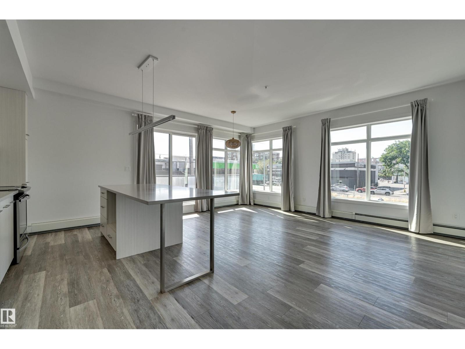 #206 10837 83 AV NW - 3