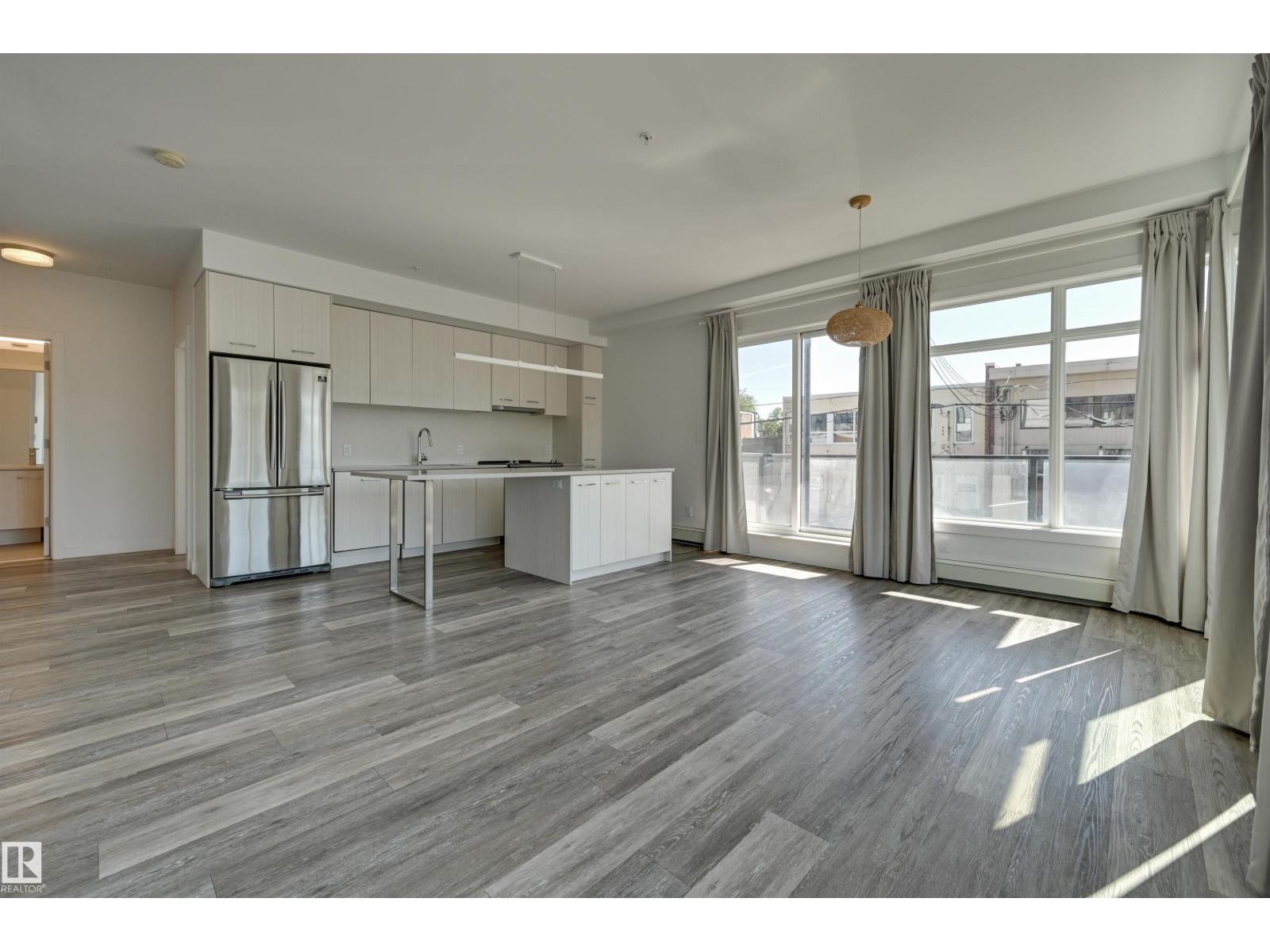 #206 10837 83 AV NW - 5