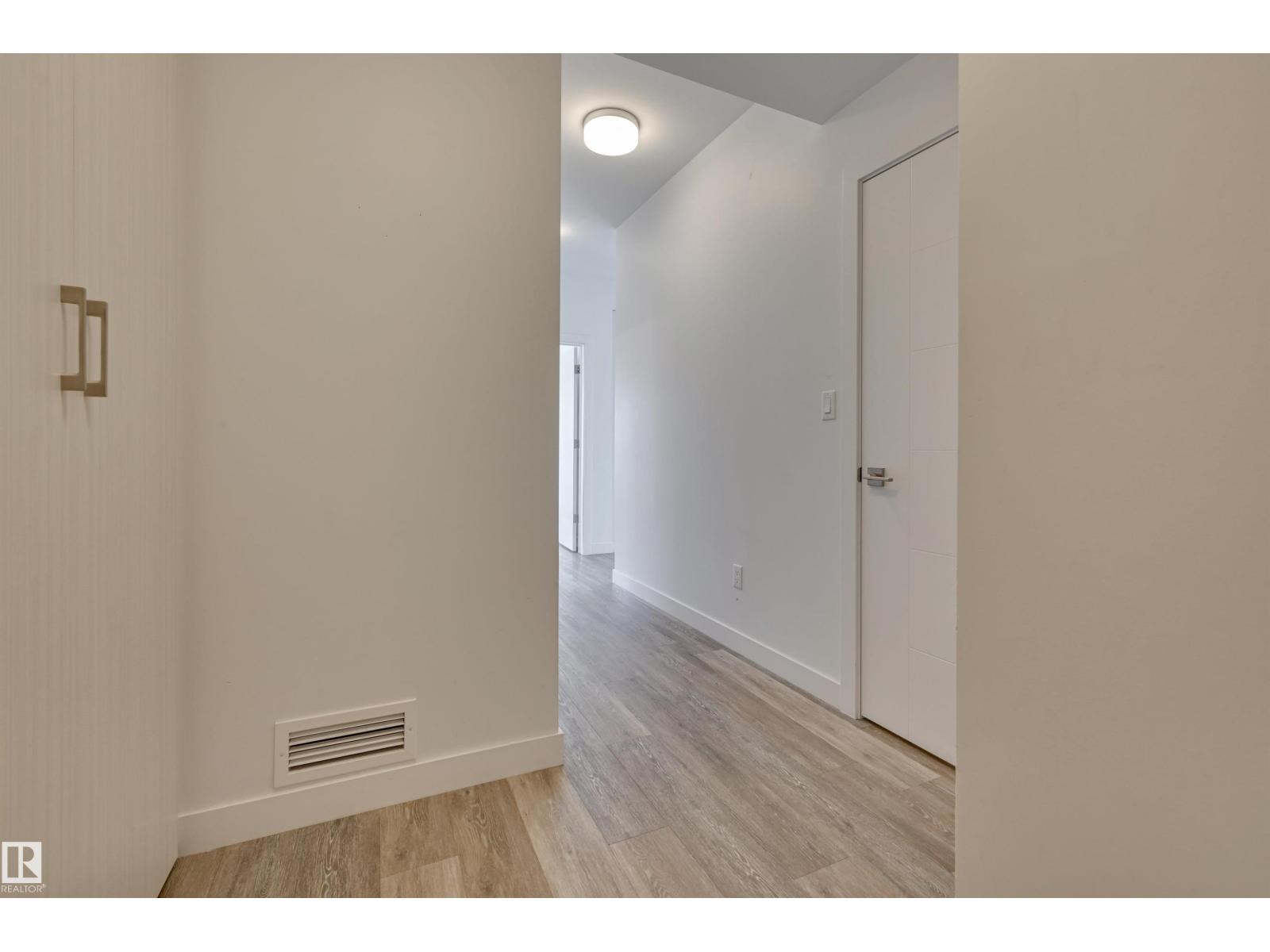 #206 10837 83 AV NW - 24