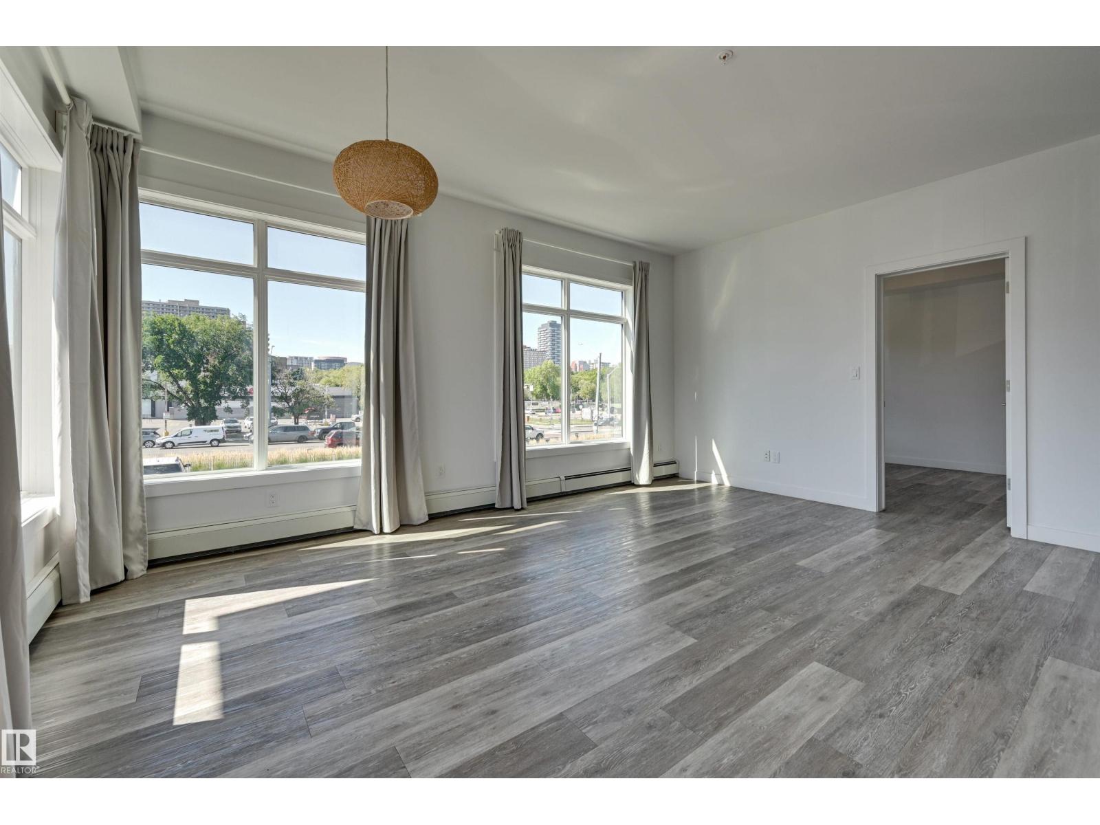 #206 10837 83 AV NW - 7