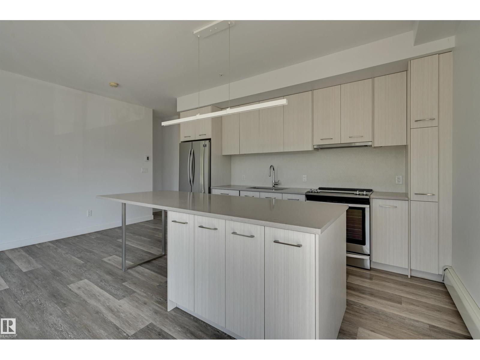 #206 10837 83 AV NW - 9