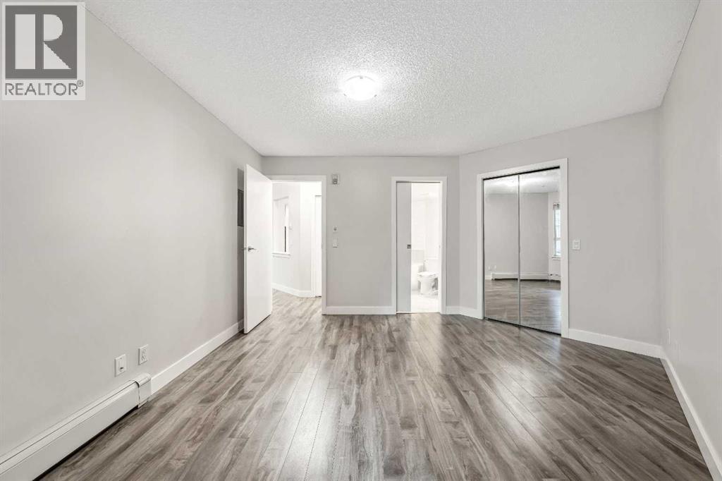 Single Family House for Sale in   Richard Court SW Lincoln Park Calgary 