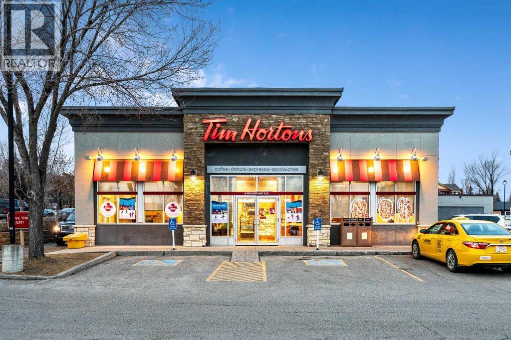 Single Family House for Sale in   Richard Court SW Lincoln Park Calgary 