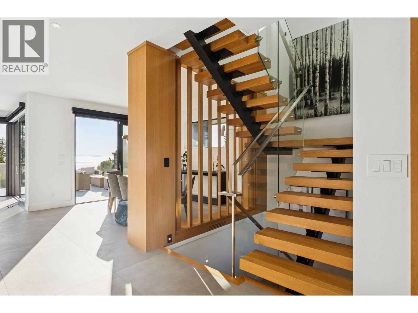 2678 MATHERS AVENUE, West Vancouver