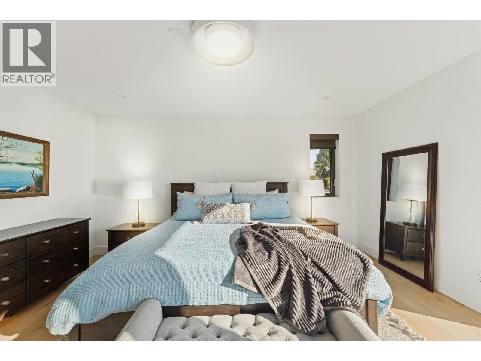 2678 MATHERS AVENUE, West Vancouver