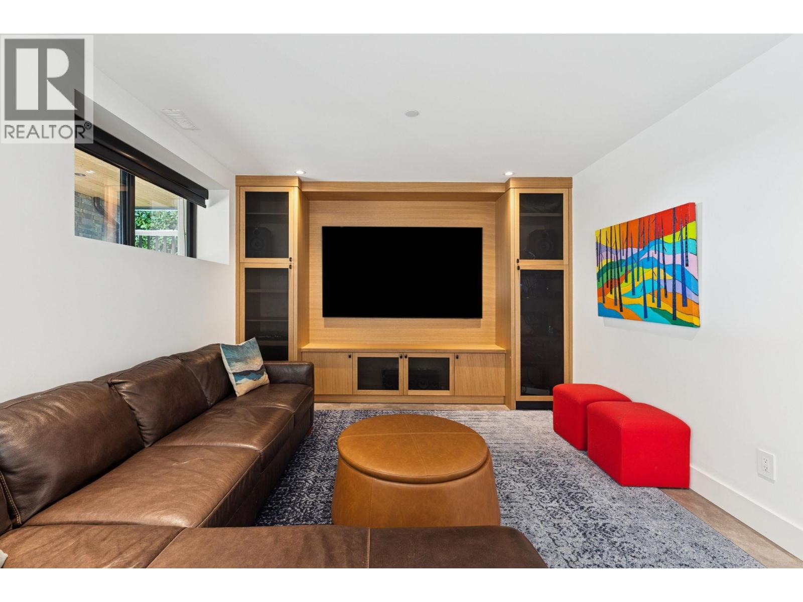 2678 MATHERS AVENUE, West Vancouver