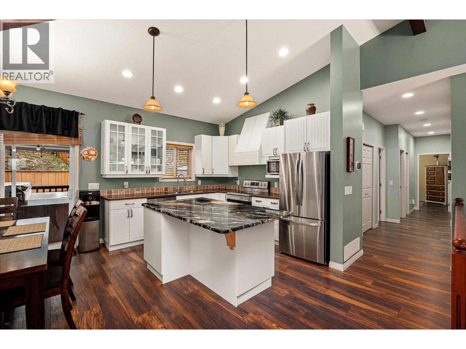  1536 Wilmot Avenue, Kelowna