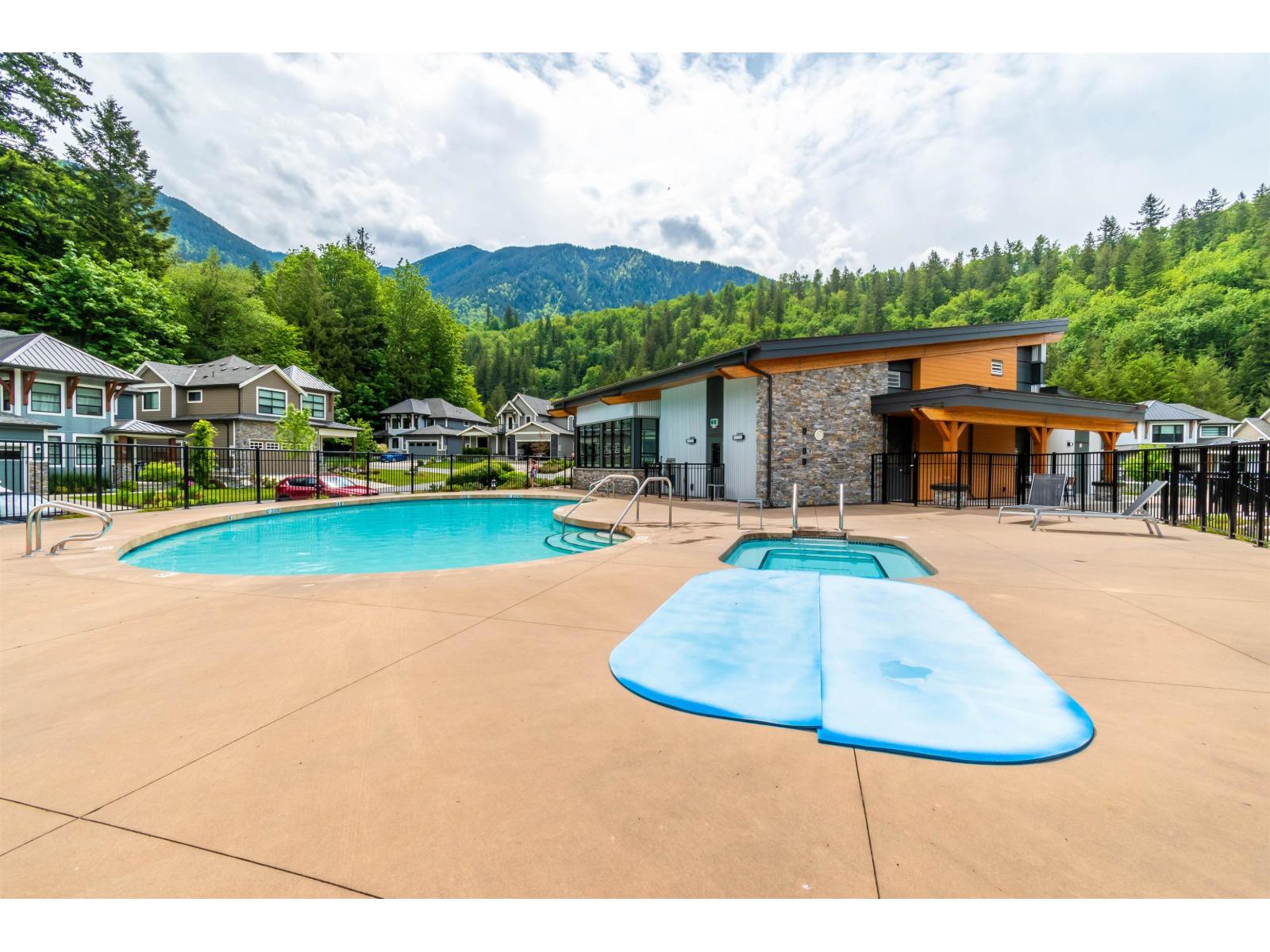 73 1880 COLUMBIA VALLEY ROAD, Cultus Lake South, Lindell Beach