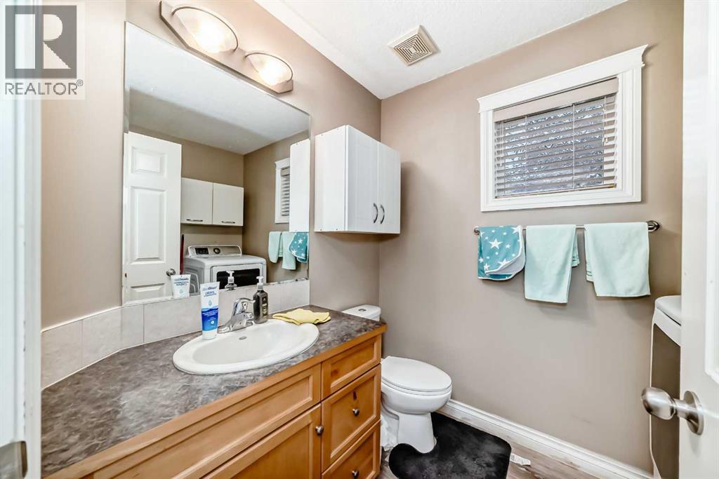 Single Family House 4 Level for Sale in  Dover Mews SE Dover Calgary 