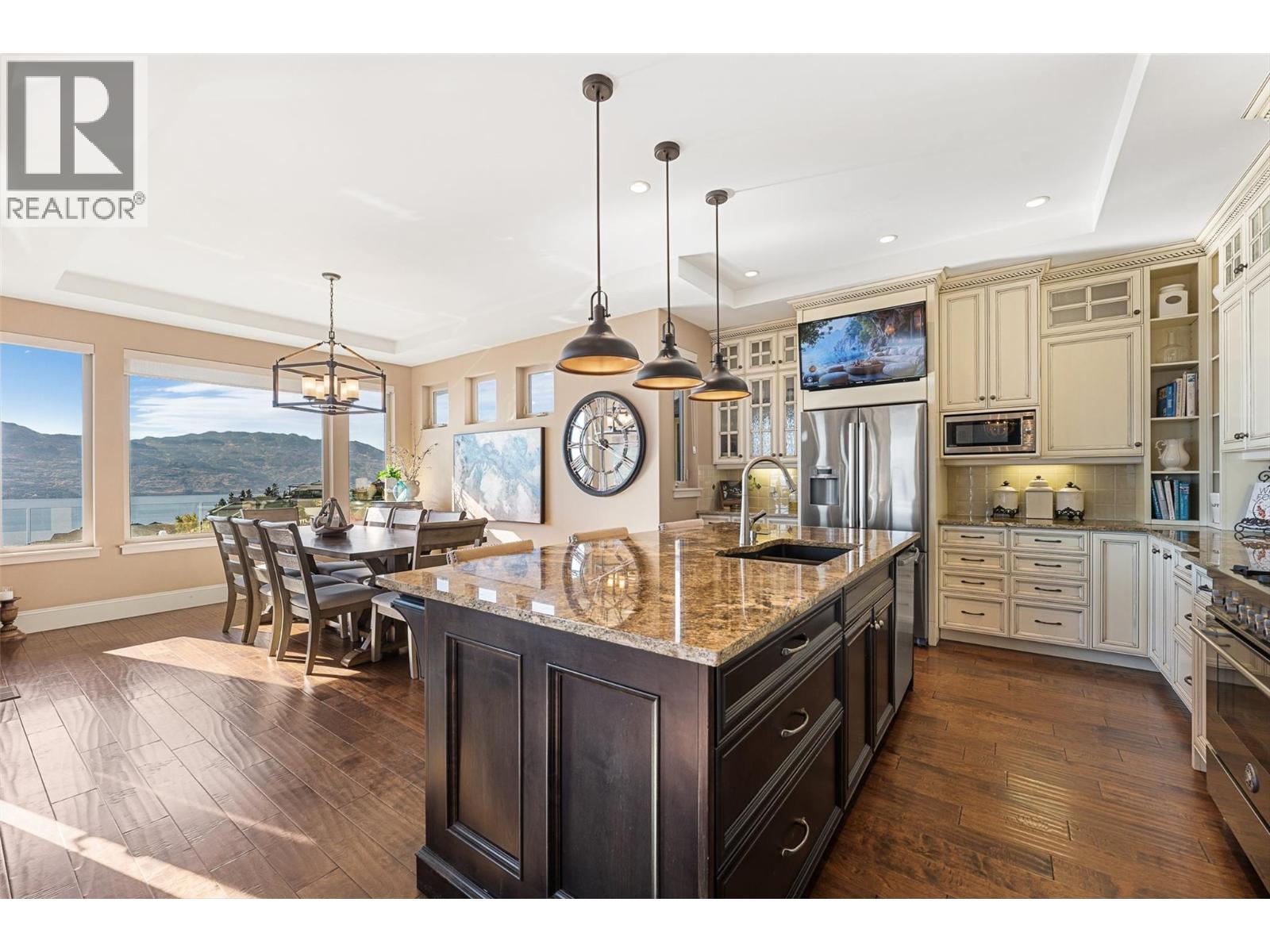  3211 Pinot Noir Place, West Kelowna