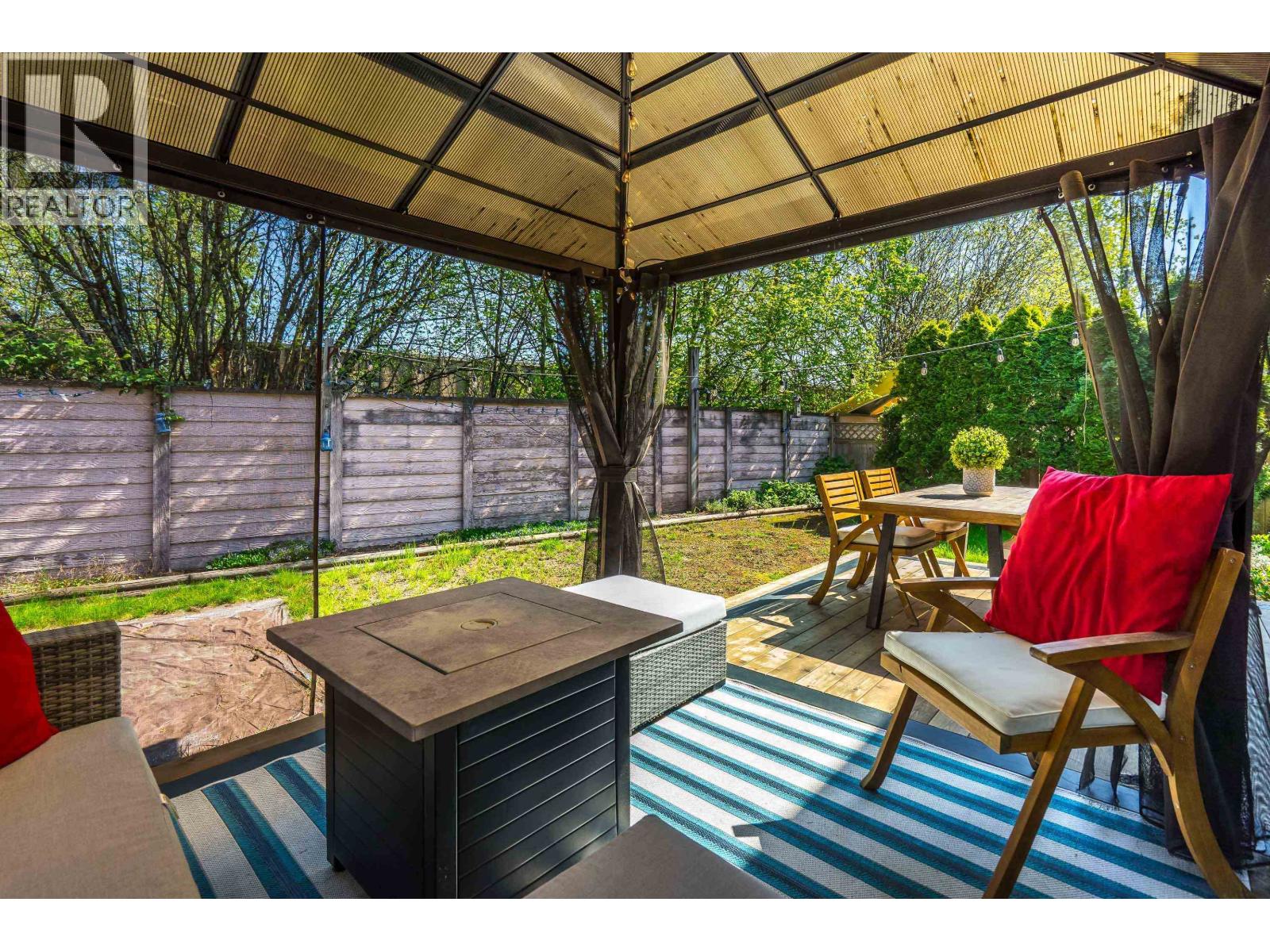 19115 DOERKSEN DRIVE, Pitt Meadows