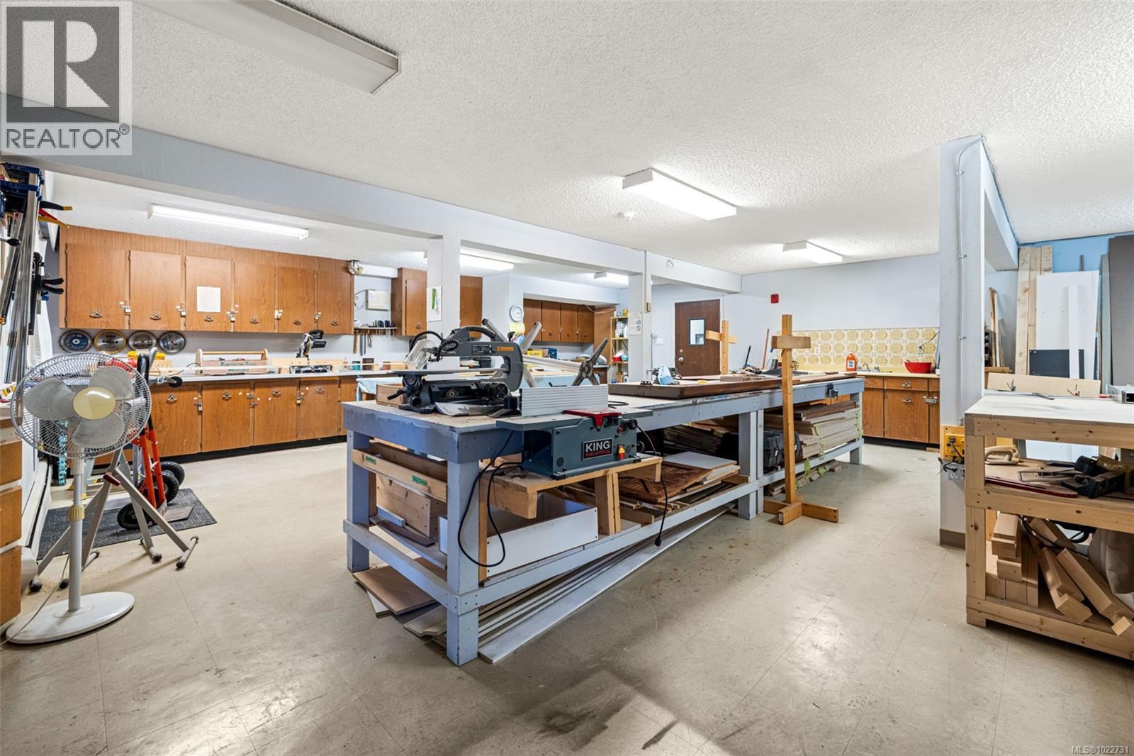 227 1025 Inverness Rd, Saanich