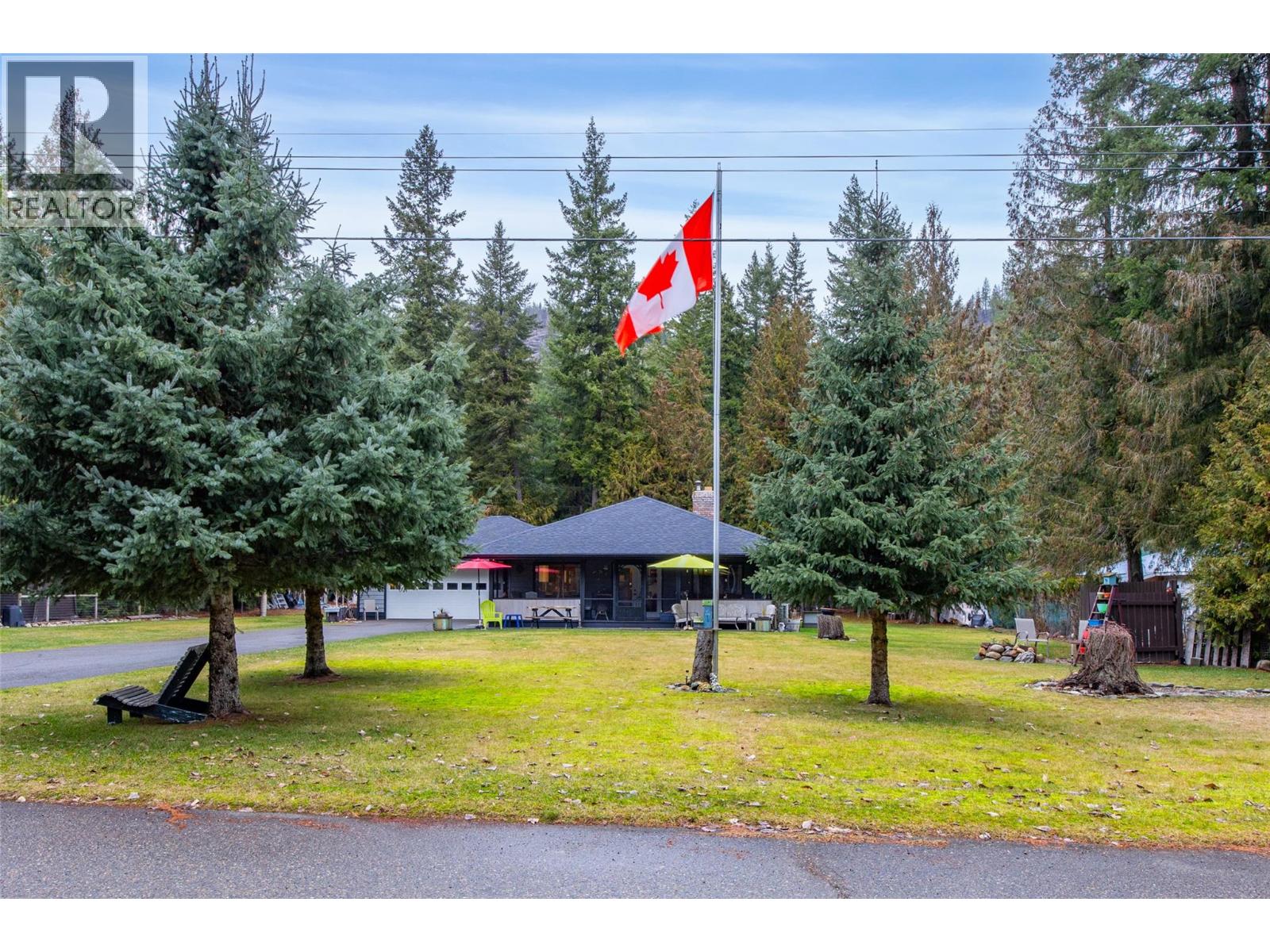  4061 Santa Road, Scotch Creek