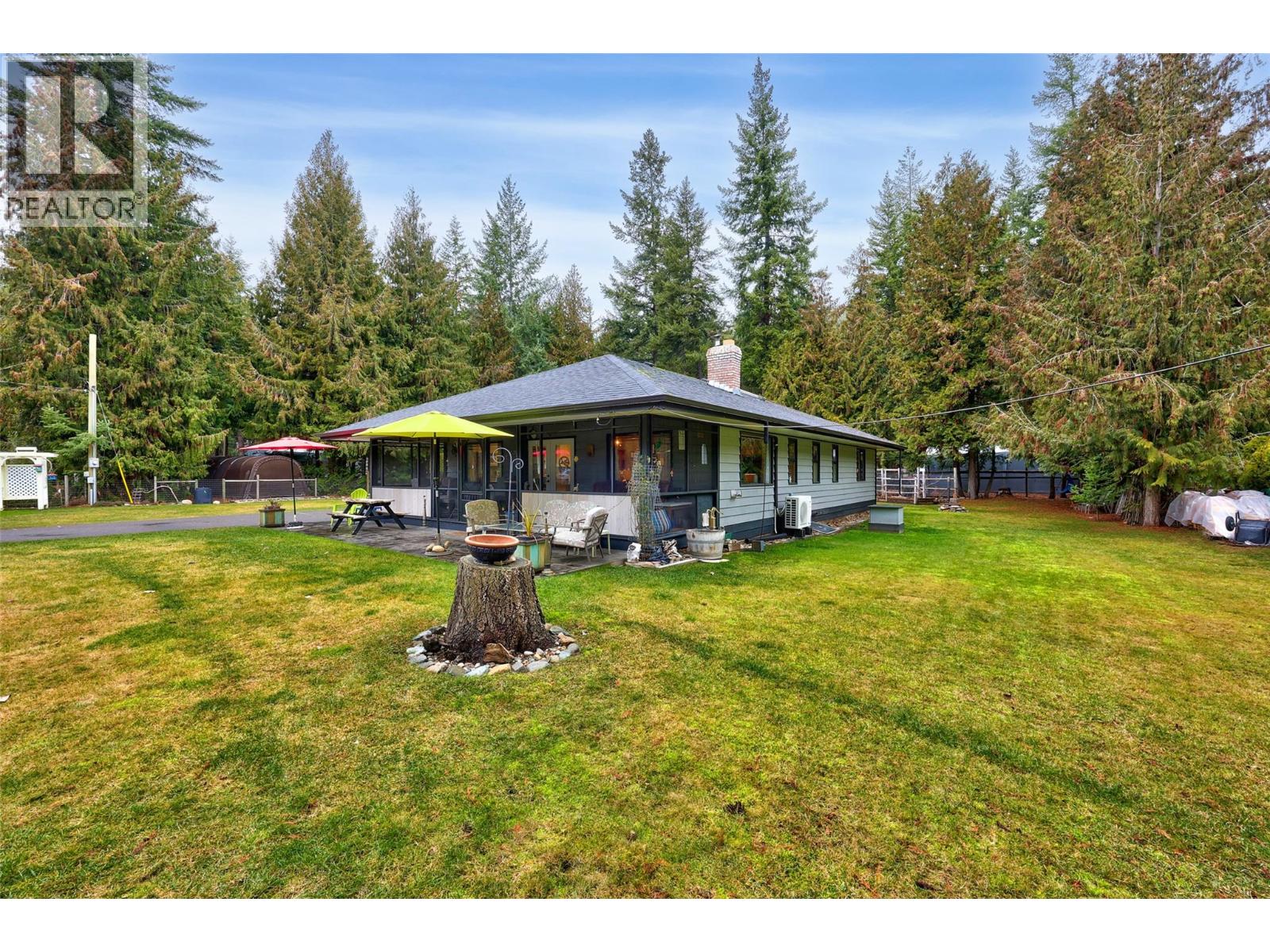  4061 Santa Road, Scotch Creek