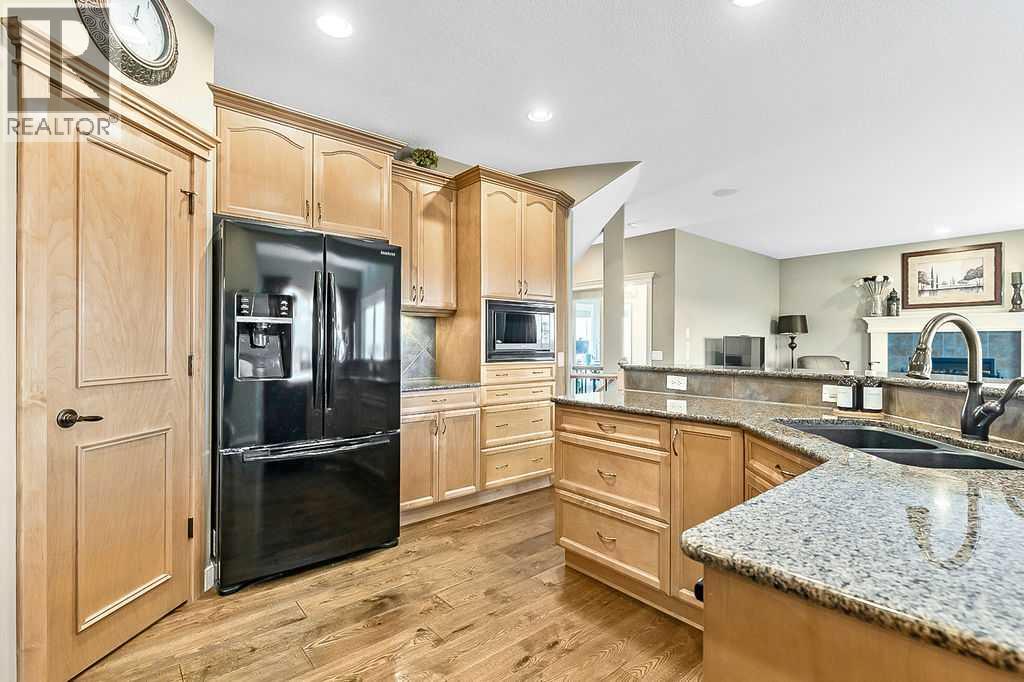 Single Family House for Sale in  Tuscany Ravine View NW Tuscany Calgary 