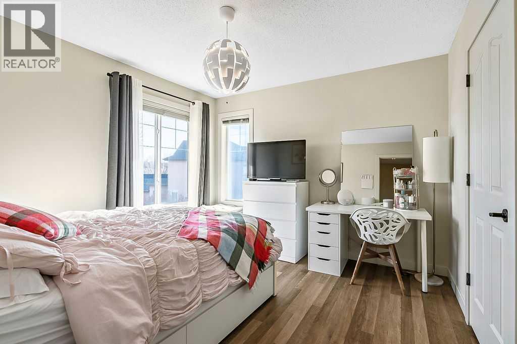 Single Family House for Sale in  Tuscany Ravine View NW Tuscany Calgary 