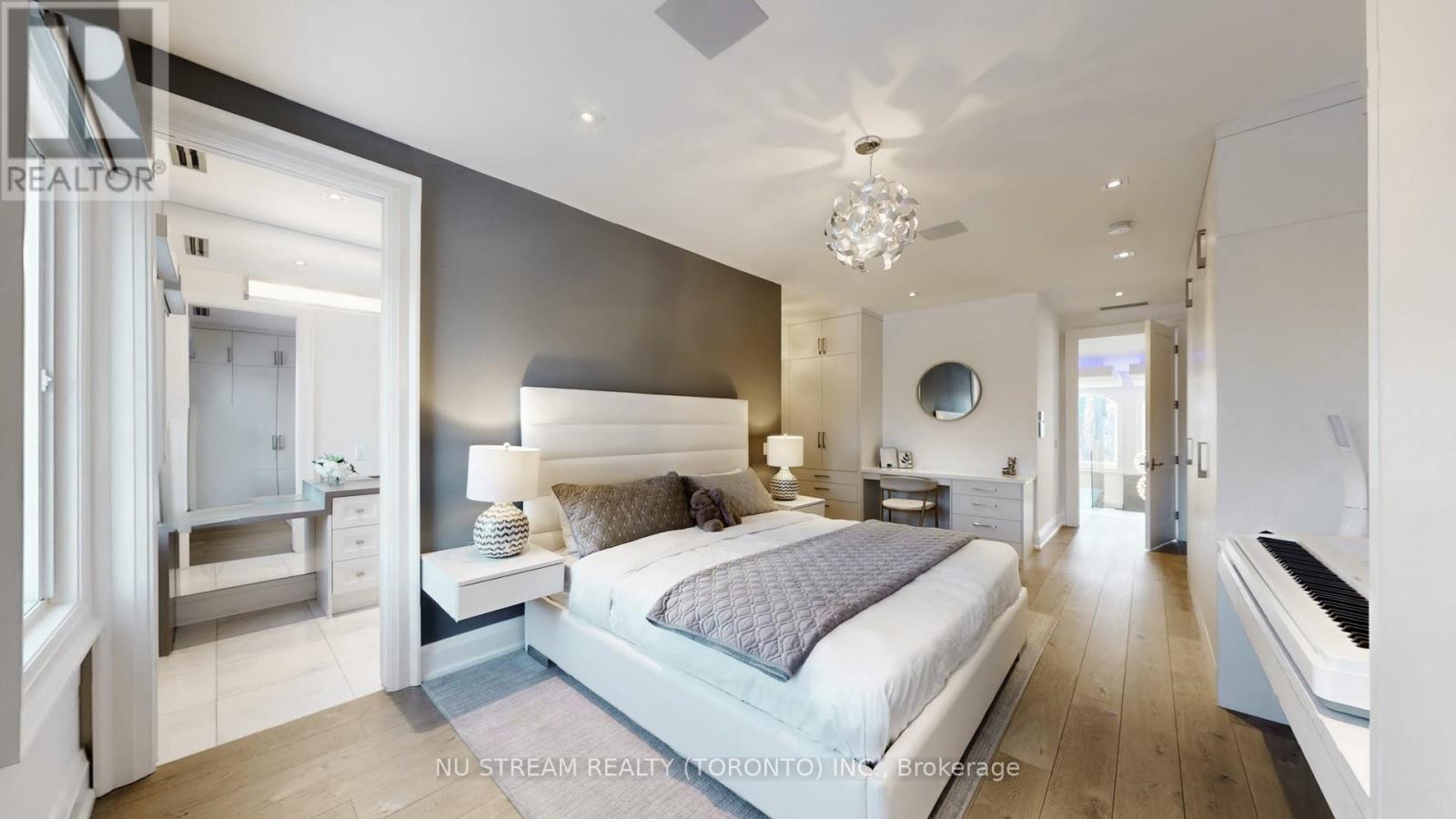 3425 LAKESHORE ROAD W - 34