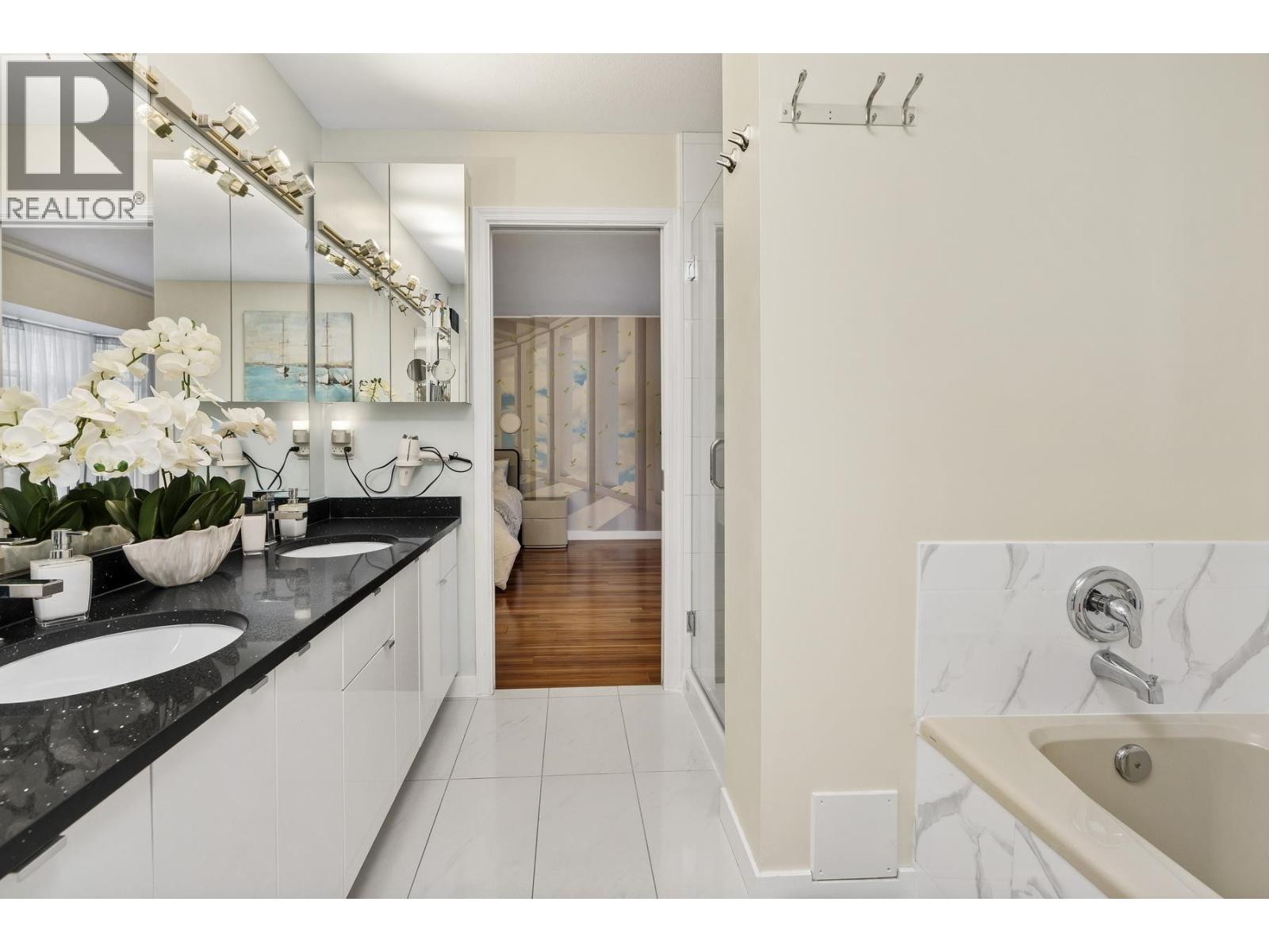 4 58 RICHMOND STREET, New Westminster