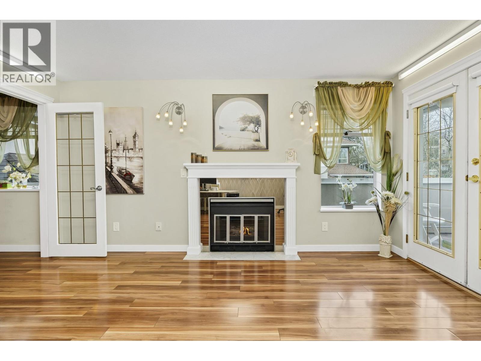 4 58 RICHMOND STREET, New Westminster