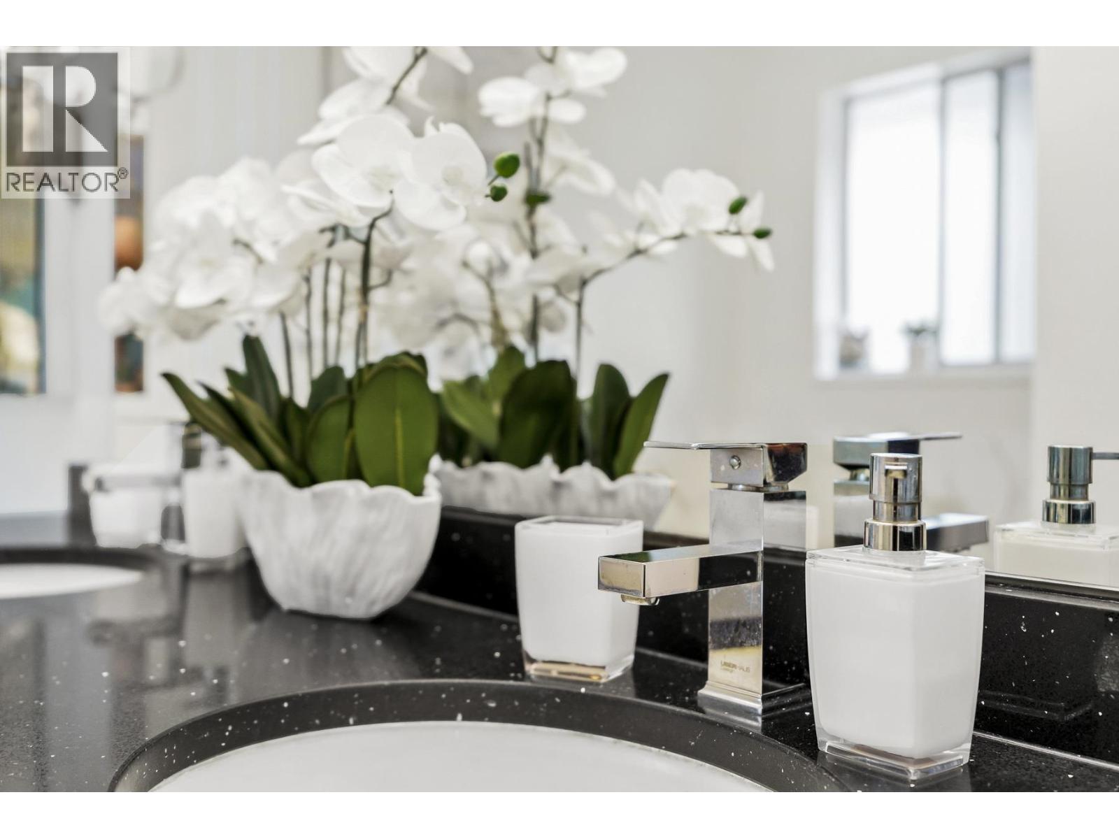 4 58 RICHMOND STREET, New Westminster