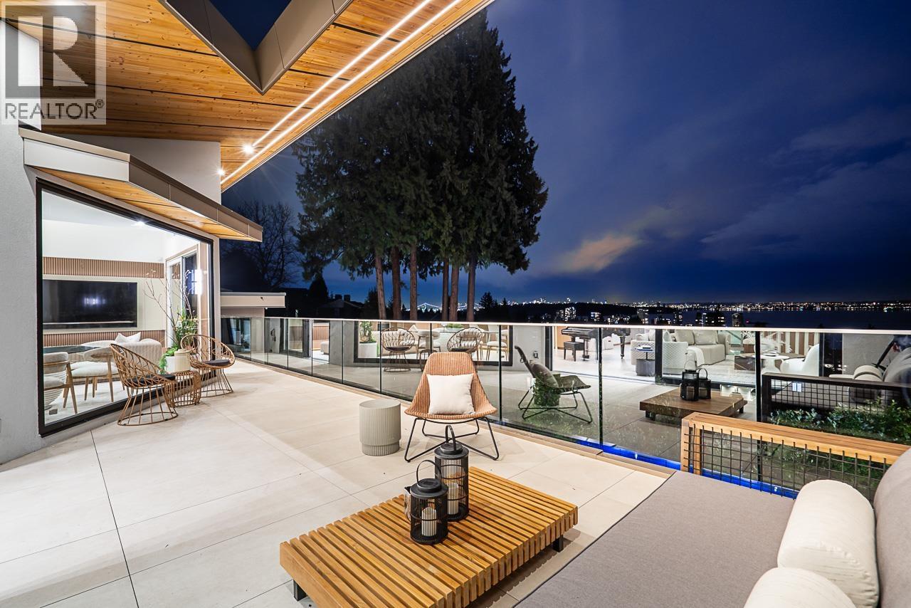 2356 OTTAWA AVENUE, West Vancouver