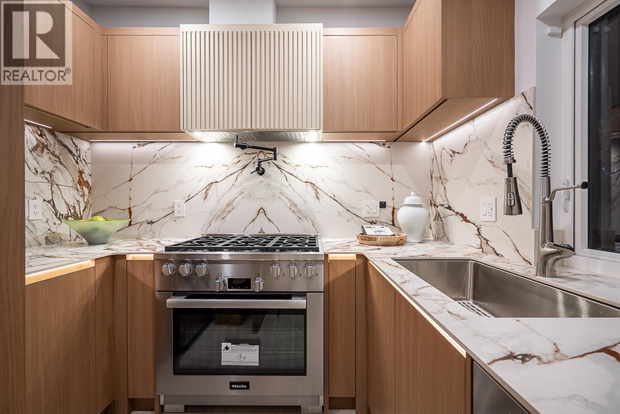 2356 OTTAWA AVENUE, West Vancouver