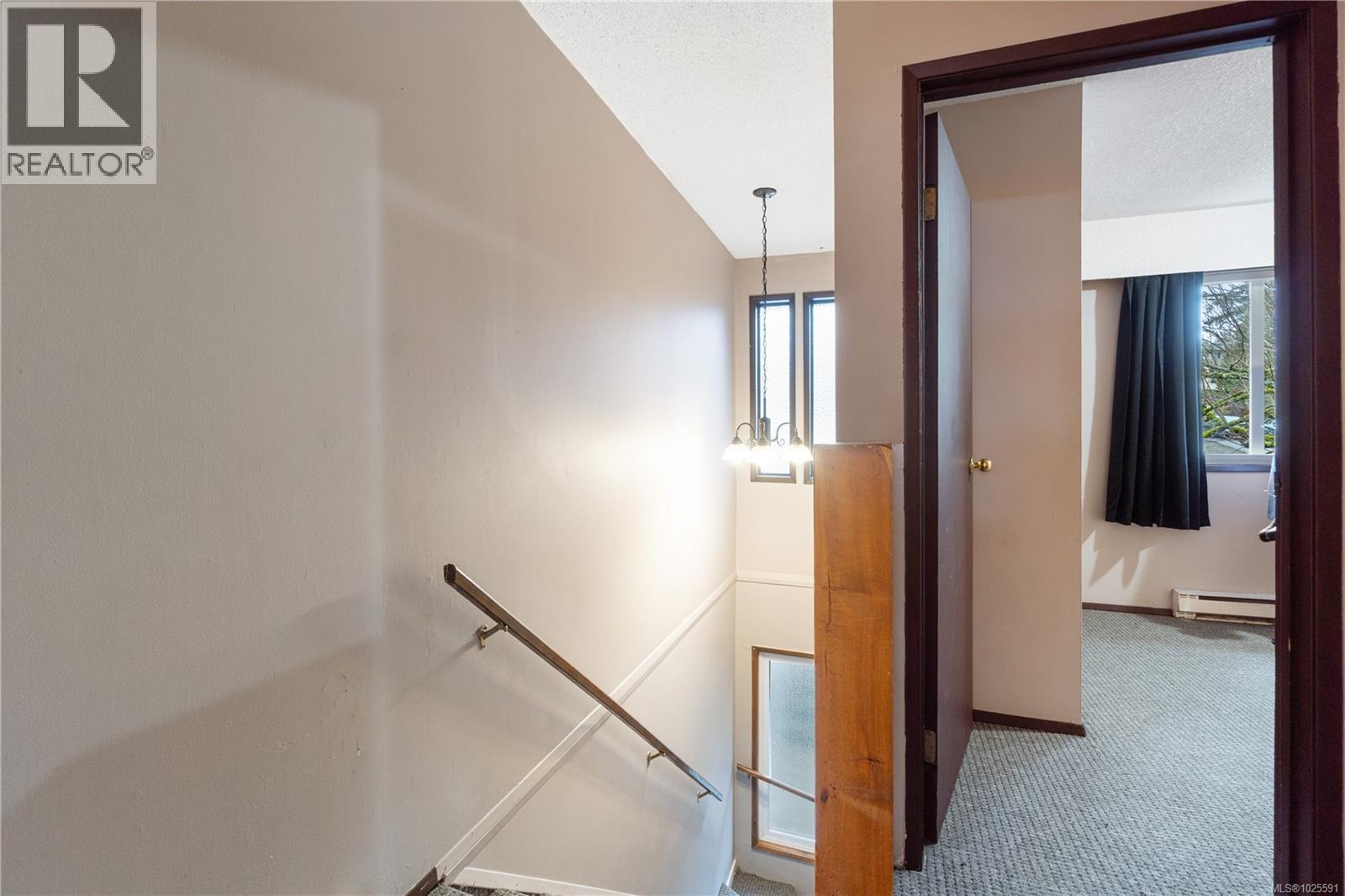 834 HOLLY HILL RD - 21