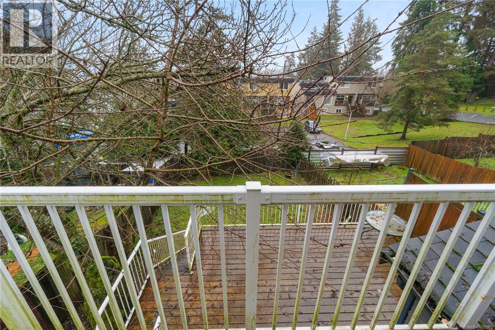 834 HOLLY HILL RD - 23