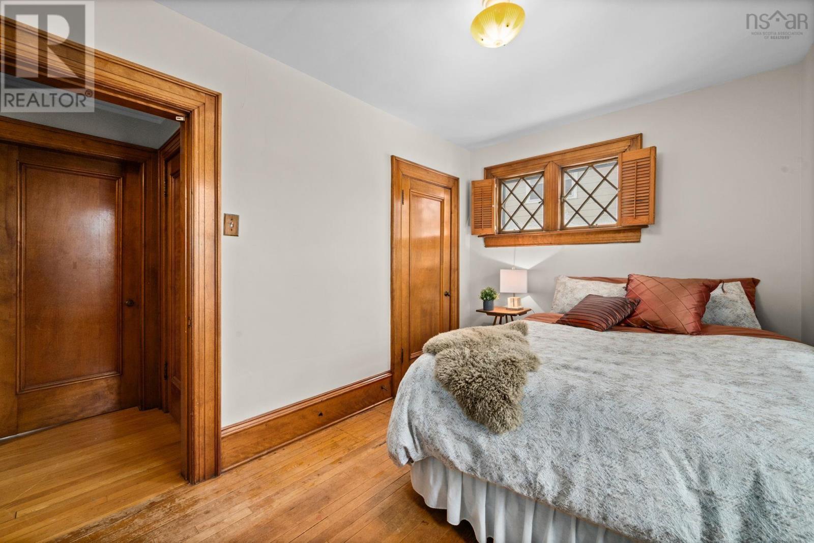 Property 28 of 49 of 1950 Connaught Avenue