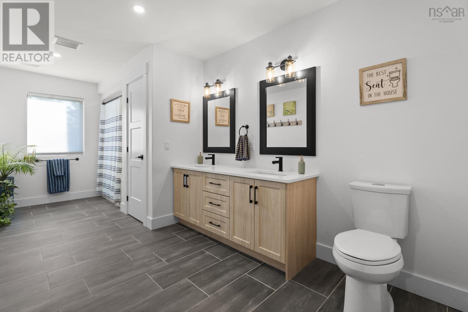 Property 31 of 47 of 106 Edward Dr