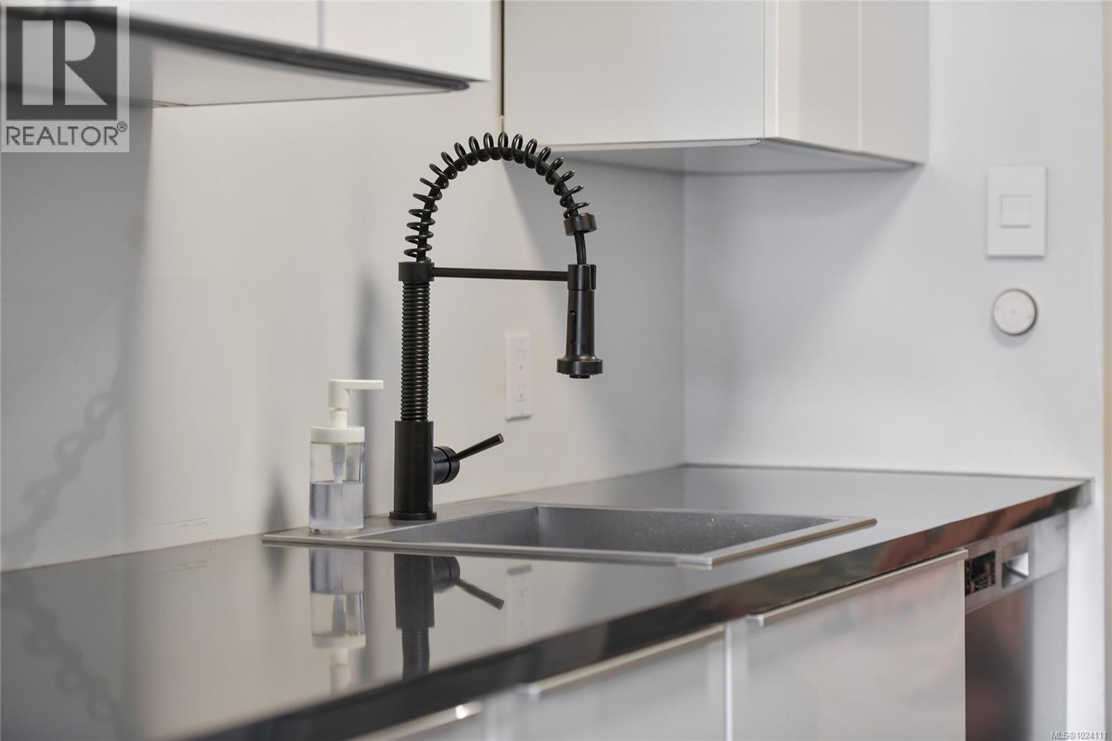 208 955 Dingley Dell, Esquimalt