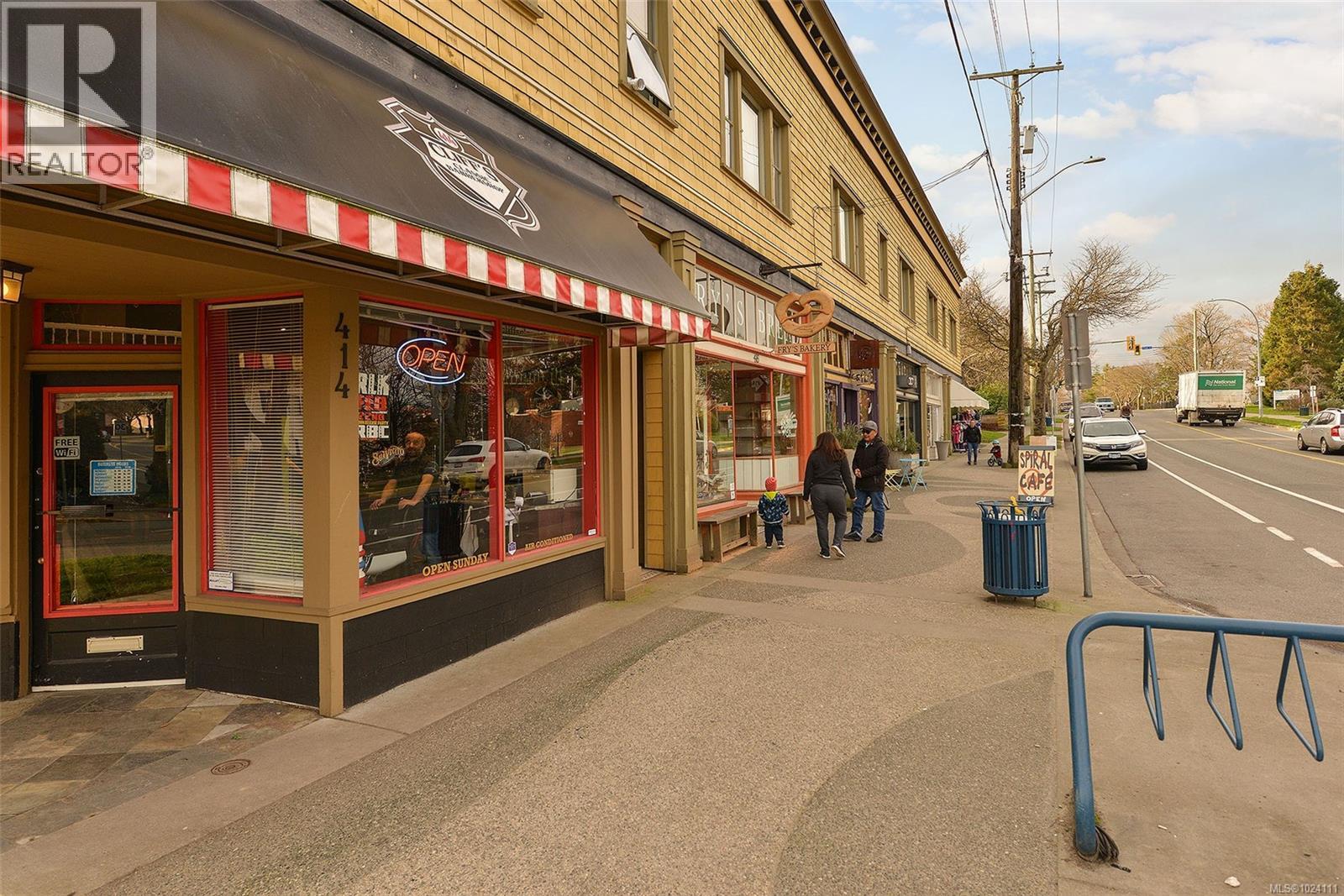 208 955 Dingley Dell, Esquimalt