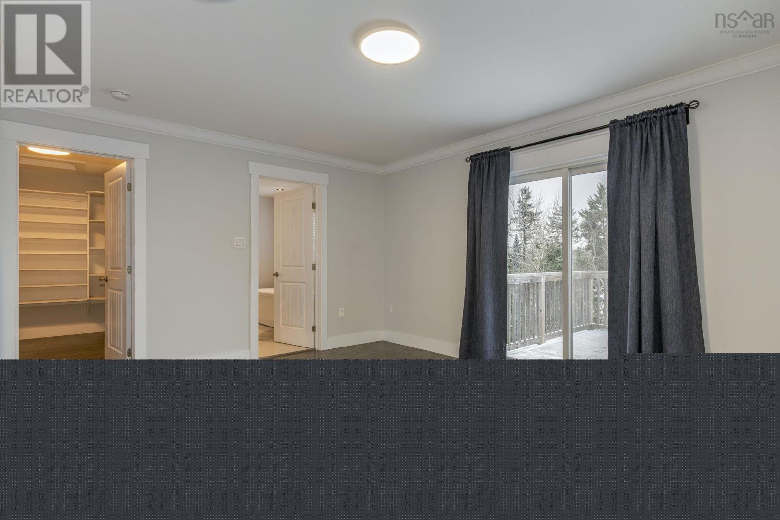 Property 18 of 44 of 214 Voyageur Way