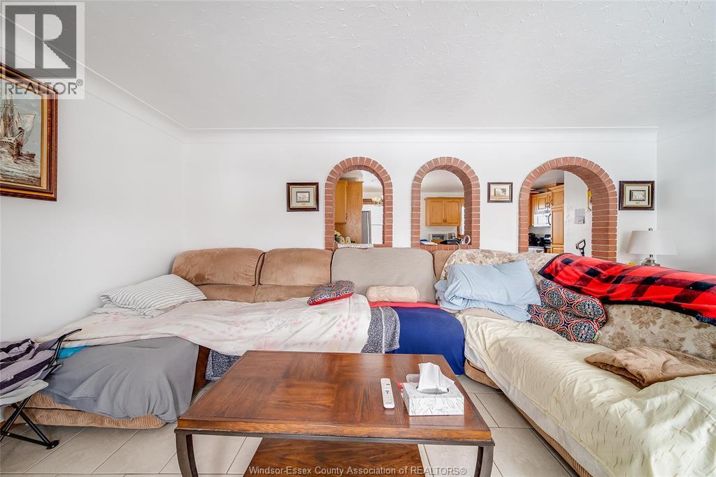 12 BENNIE AVENUE - Photo 3 of 46, Leamington, Ontario