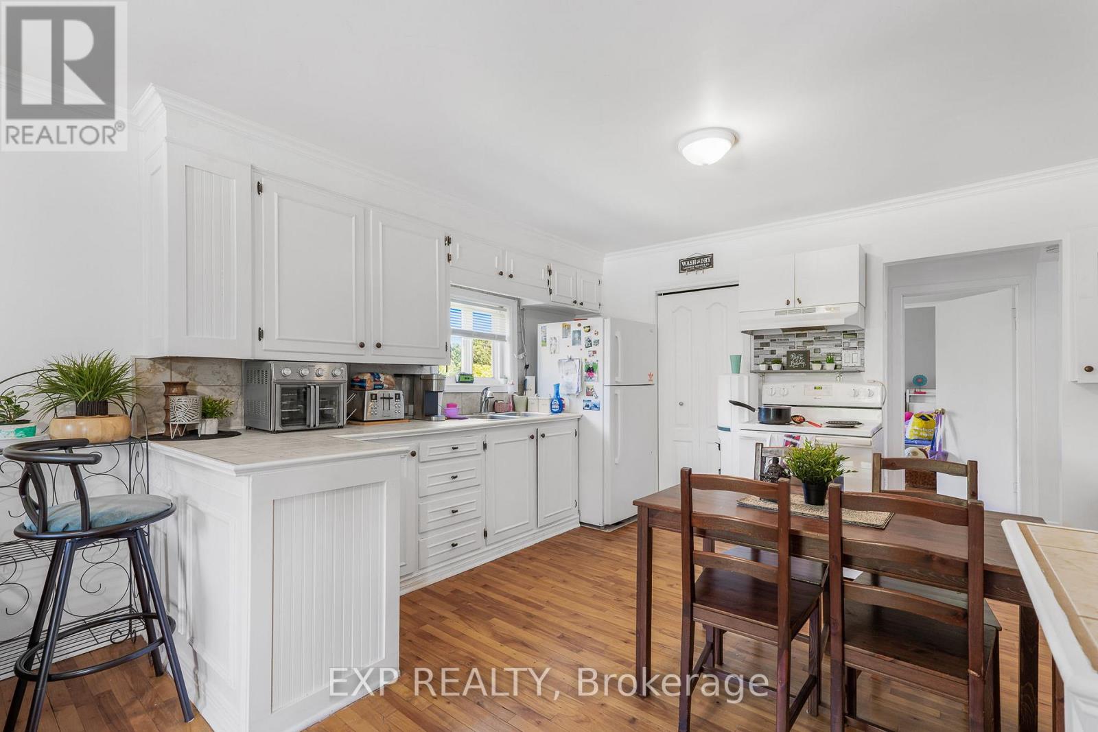 309-313 FRONT ROAD - 10